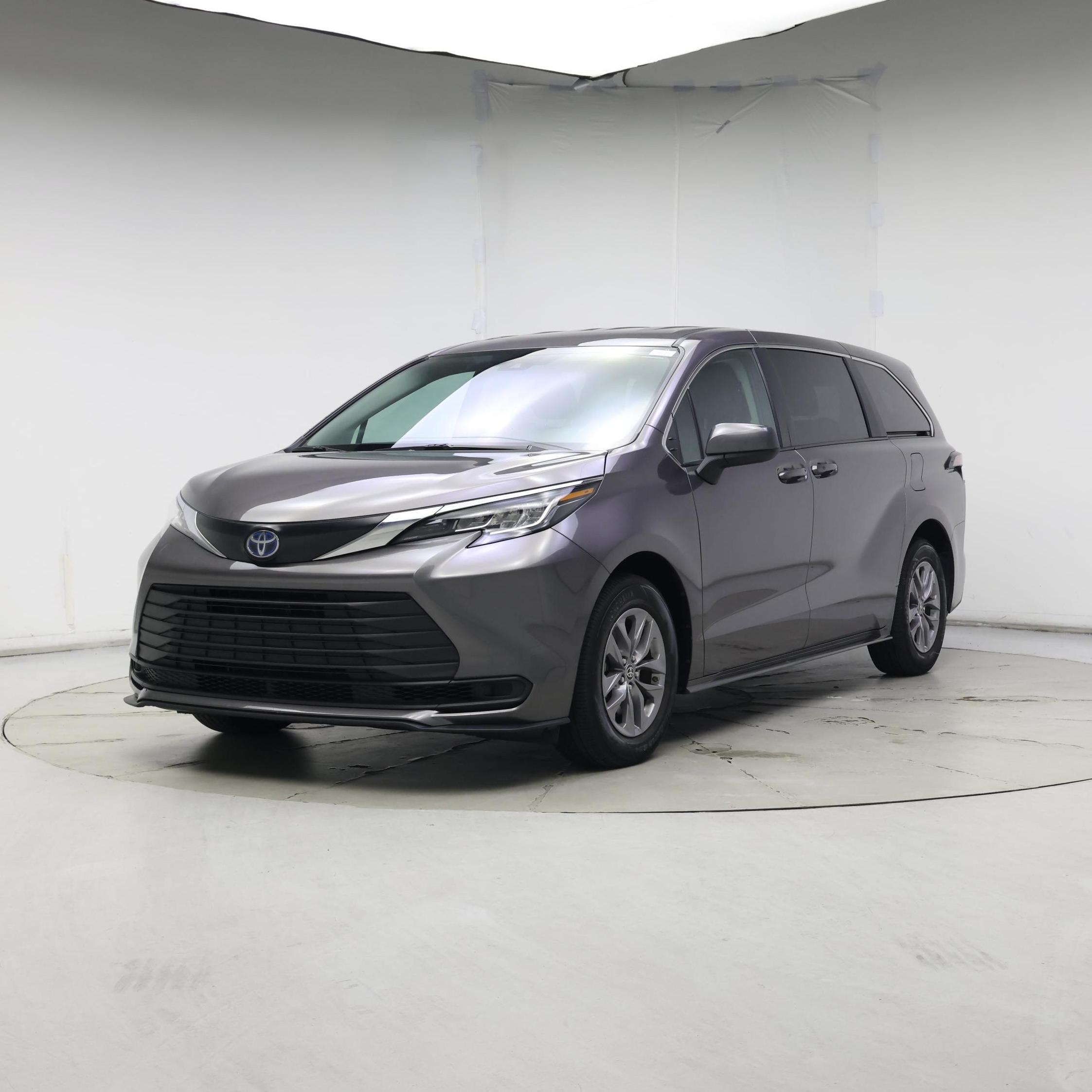 Thumbnail: 2023 Toyota Sienna - 4