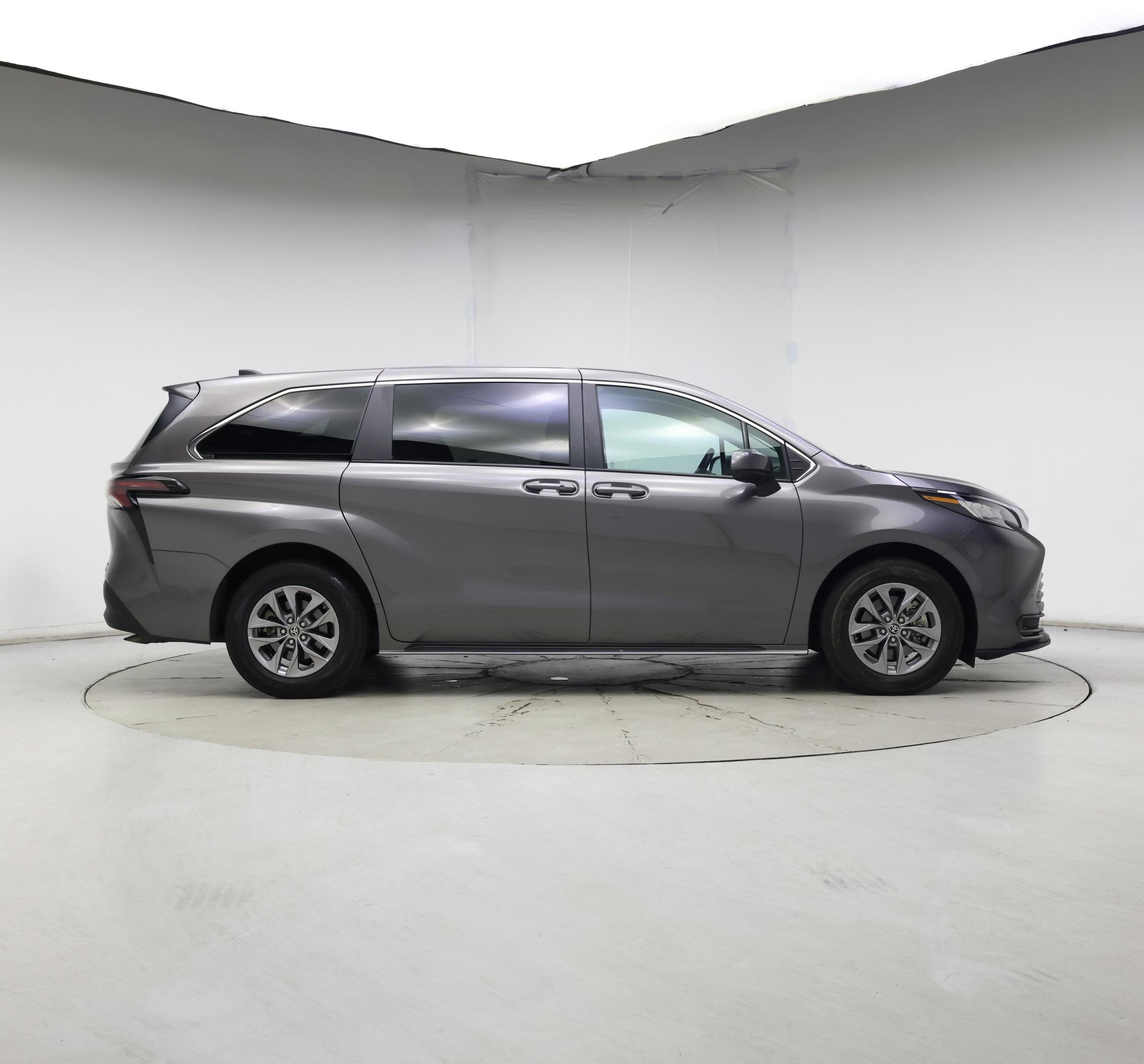 Thumbnail: 2023 Toyota Sienna - 7