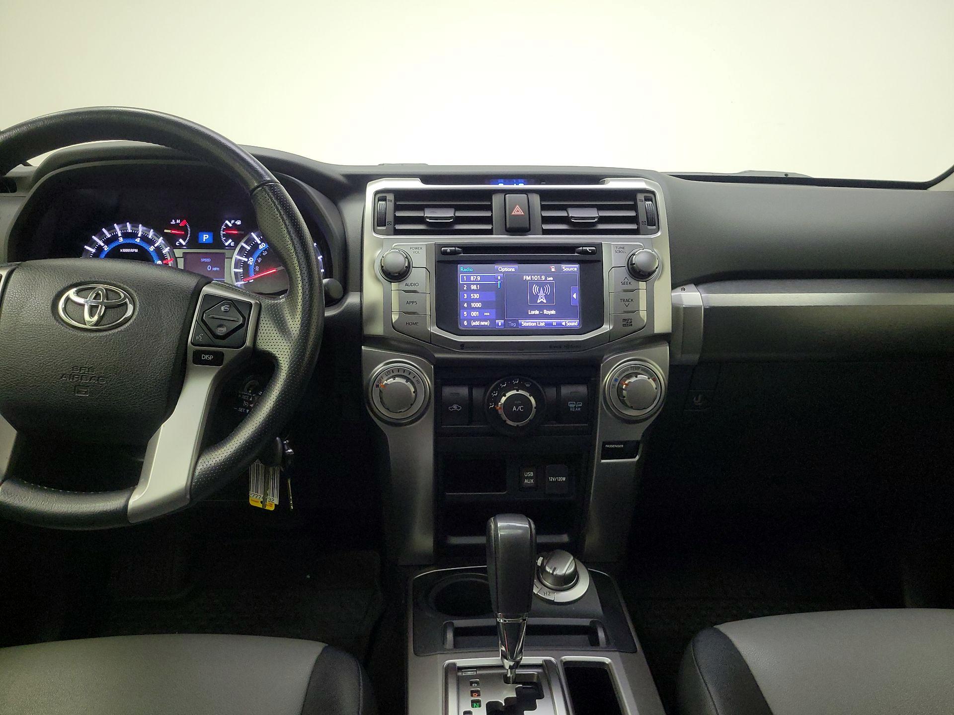 Thumbnail: 2016 Toyota 4Runner - 9