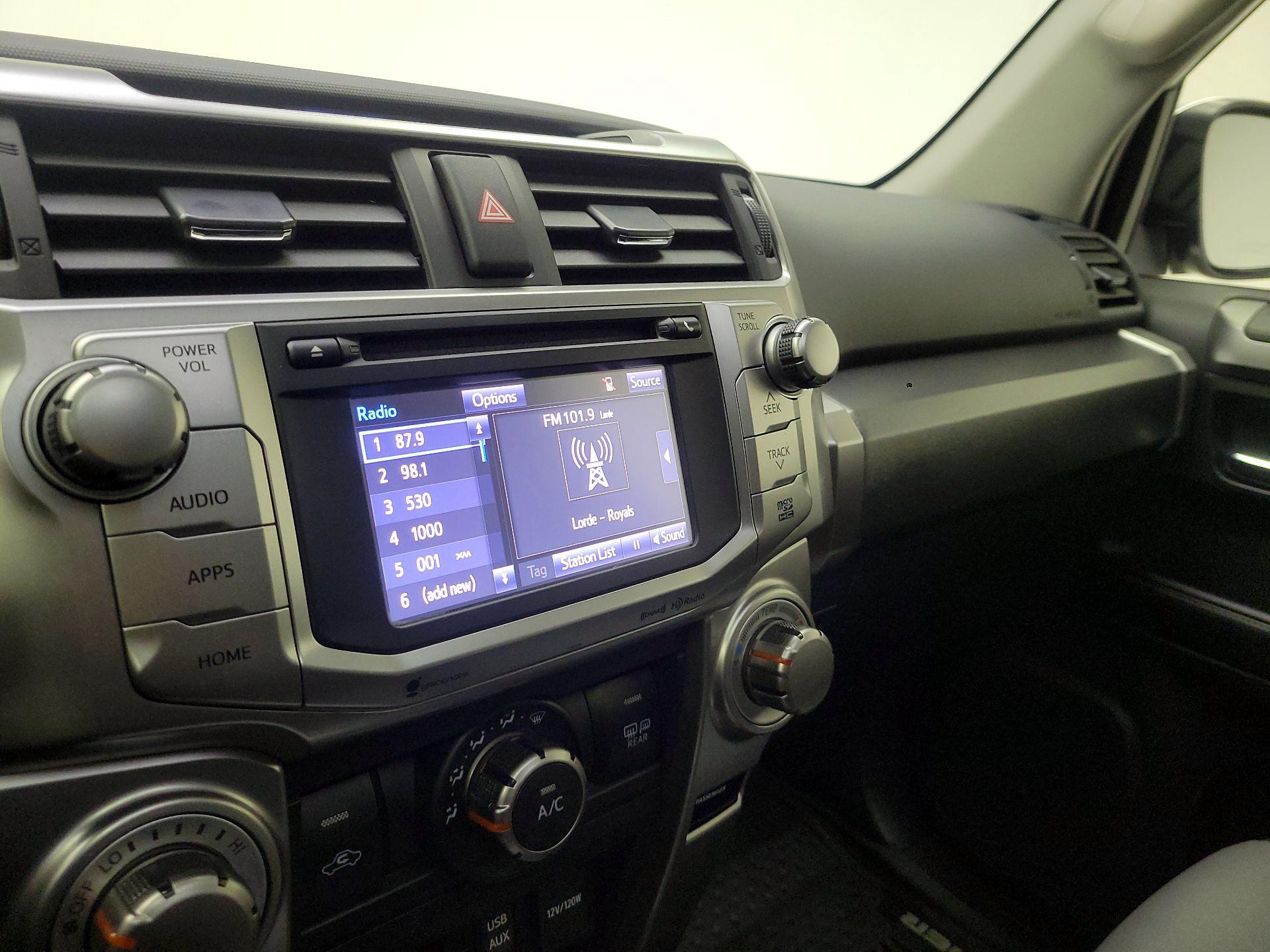 Thumbnail: 2016 Toyota 4Runner - 16