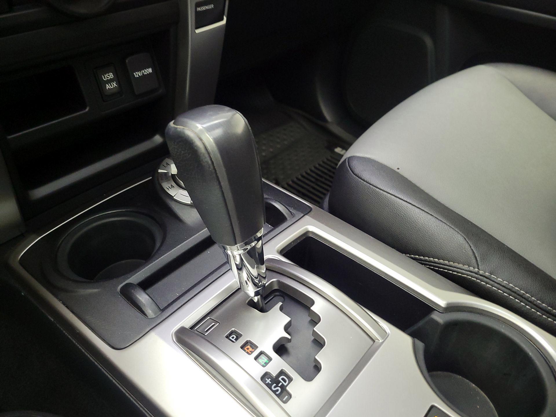 Thumbnail: 2016 Toyota 4Runner - 18