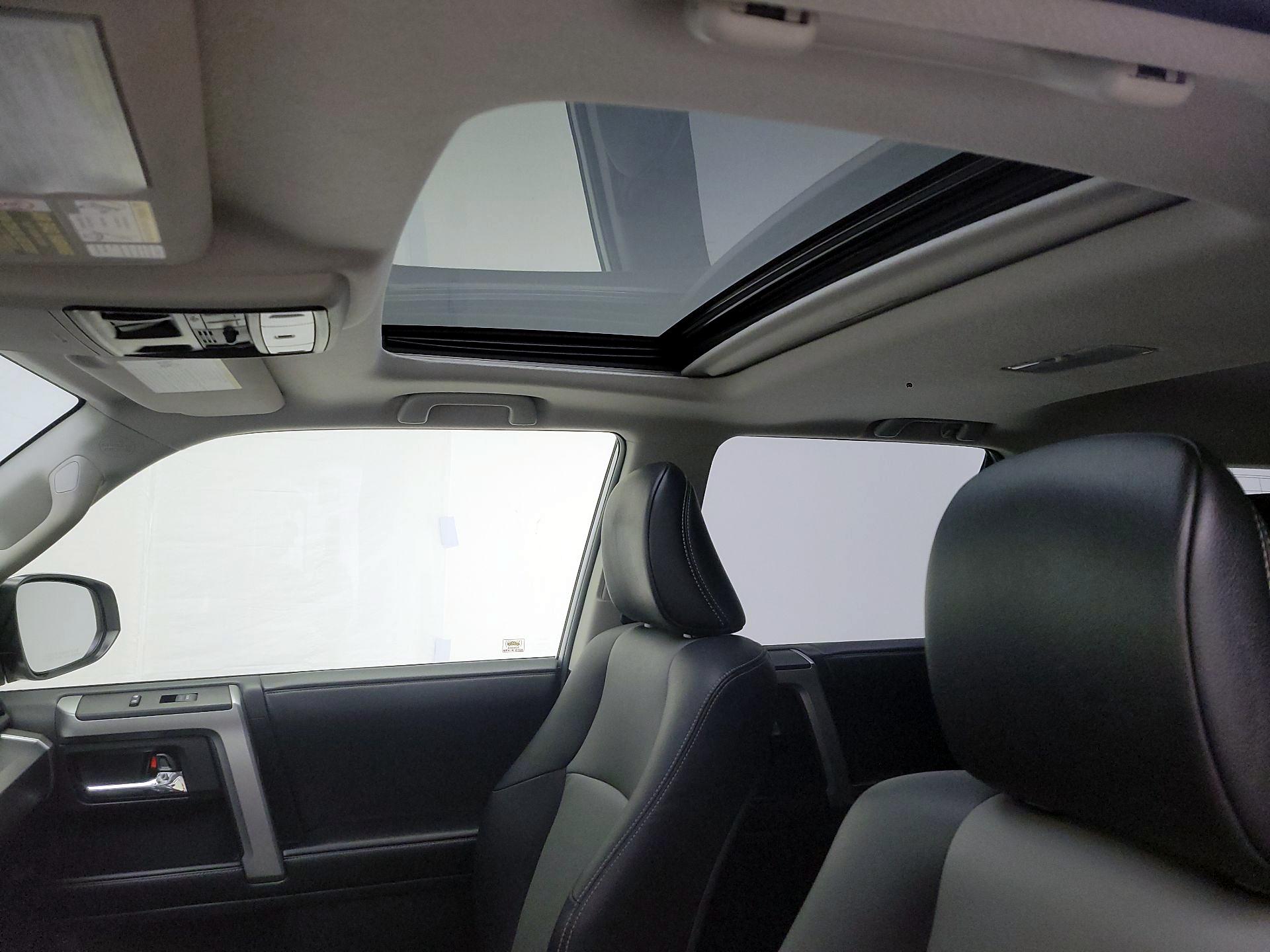 Thumbnail: 2016 Toyota 4Runner - 20