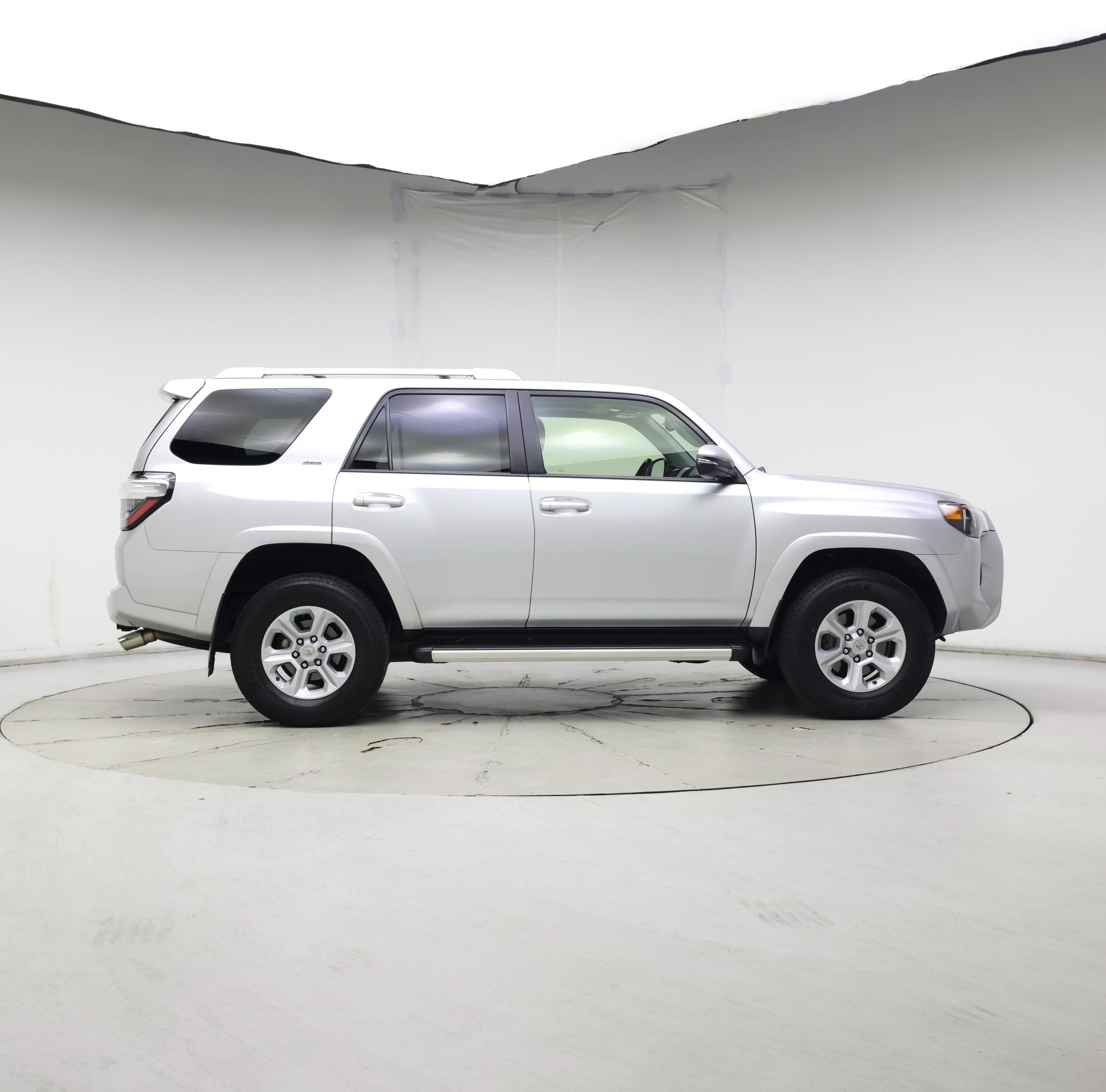 Thumbnail: 2016 Toyota 4Runner - 7