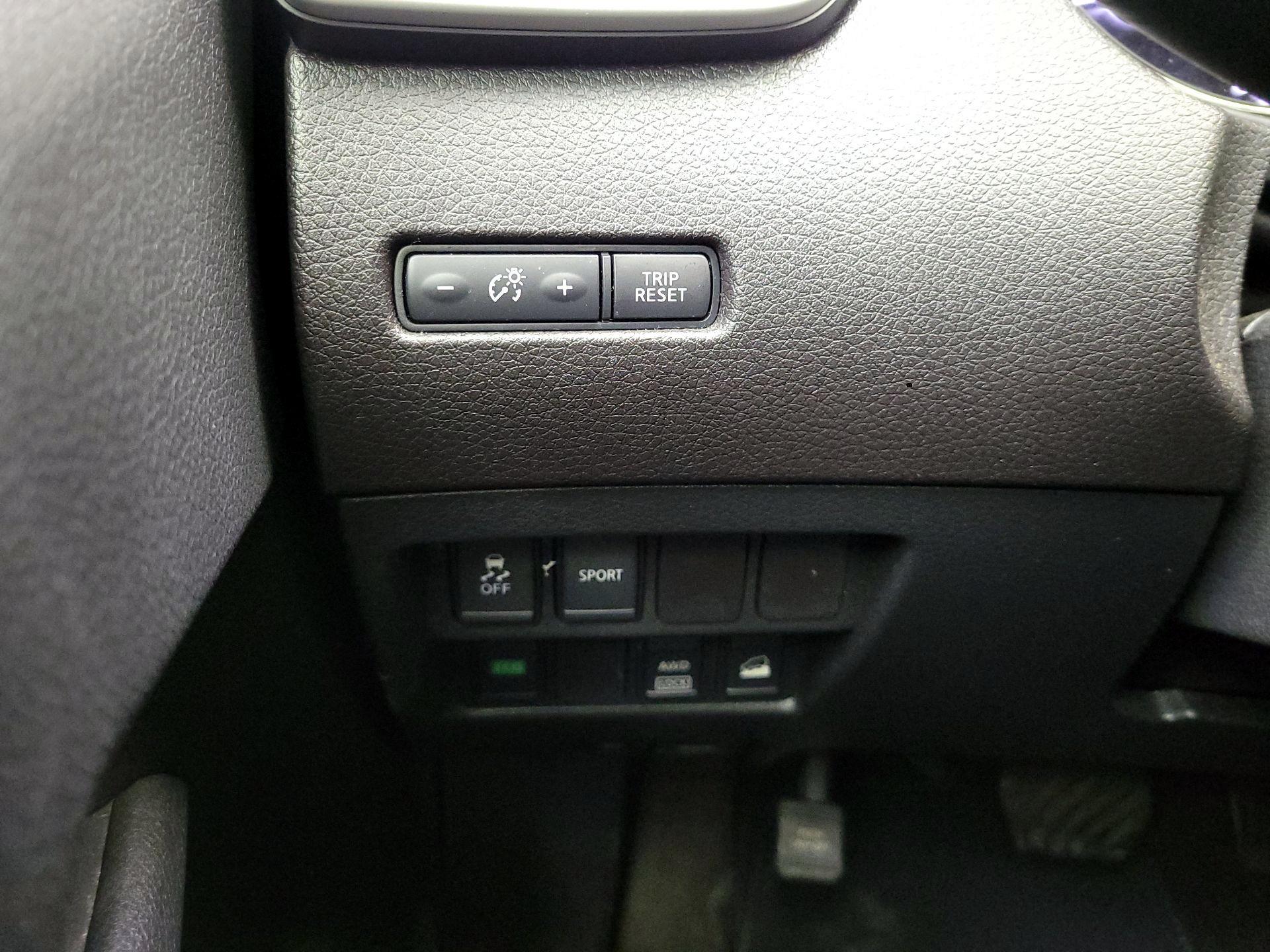 Thumbnail: 2016 Nissan Rogue - 13