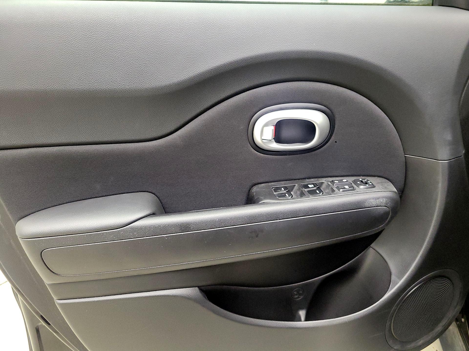 Thumbnail: 2015 Kia Soul - 12