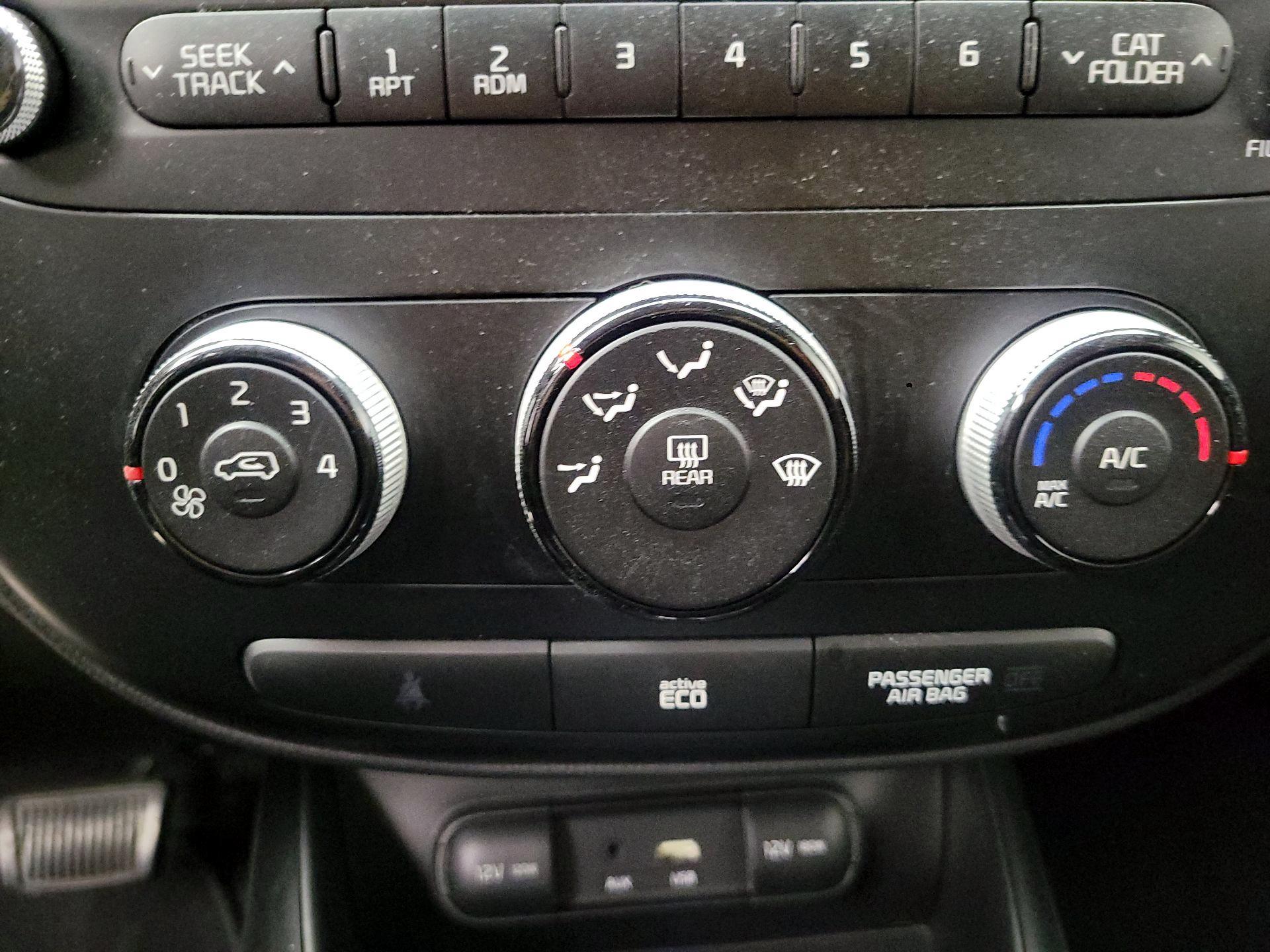 Thumbnail: 2015 Kia Soul - 15