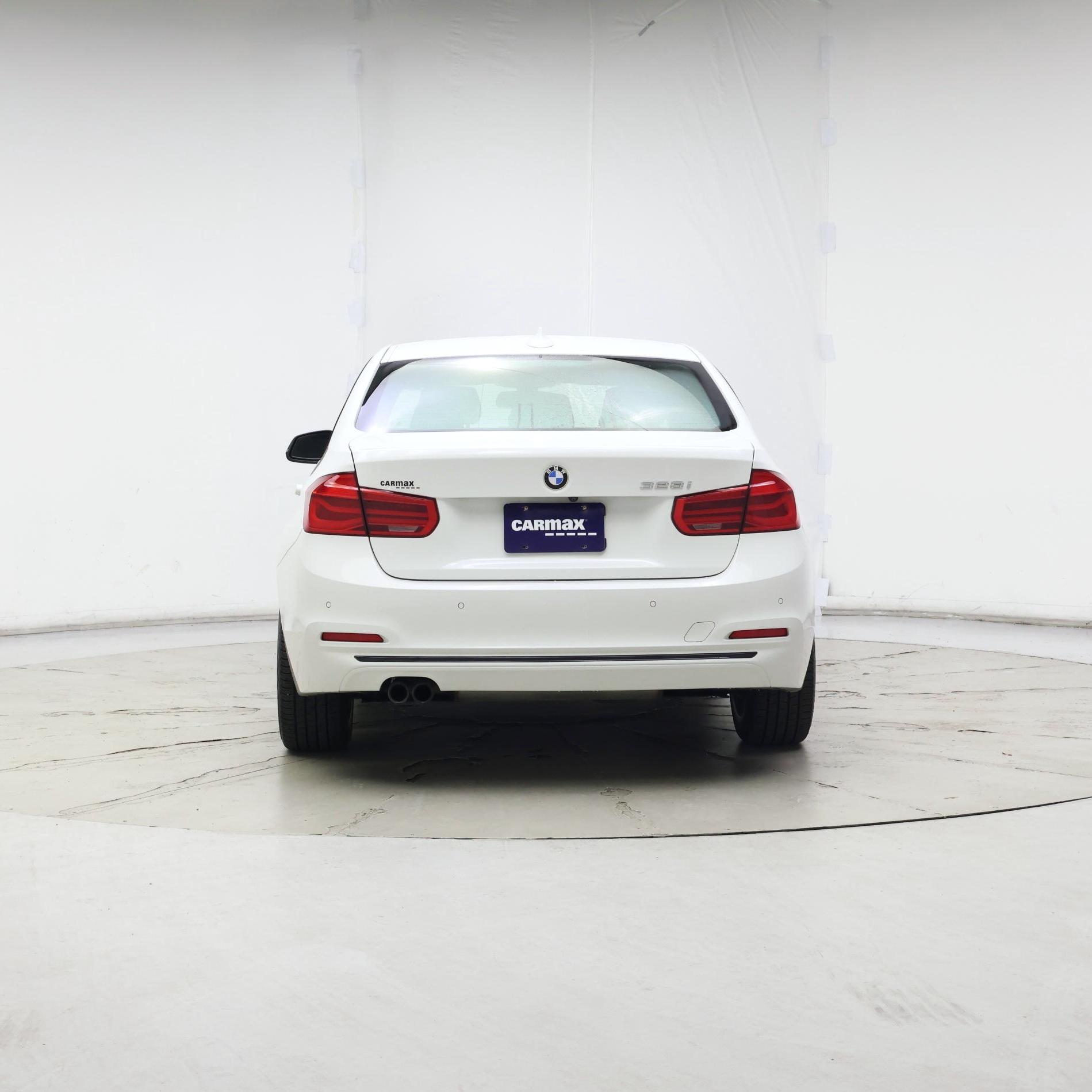 Thumbnail: 2016 BMW 3 Series - 6