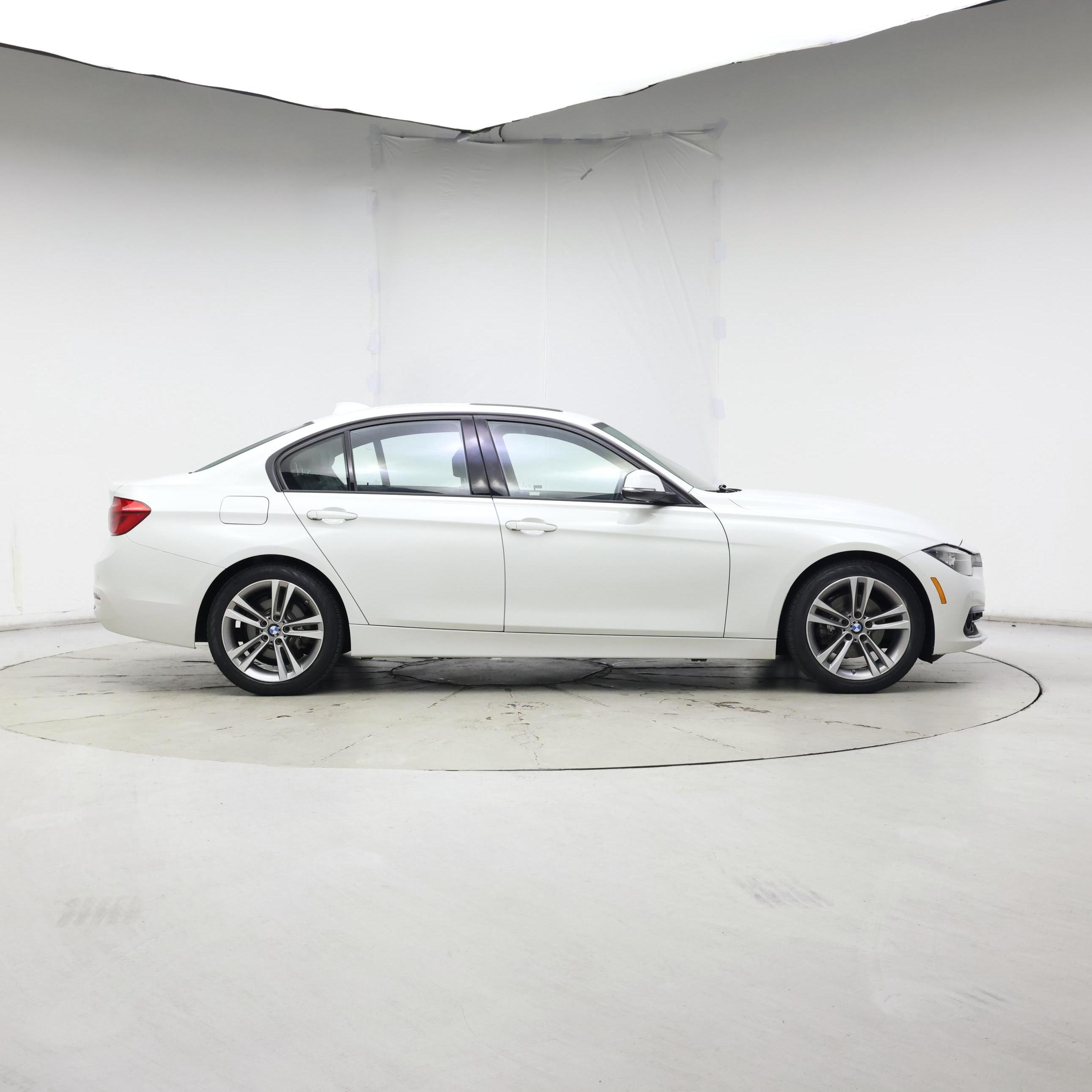 Thumbnail: 2016 BMW 3 Series - 7