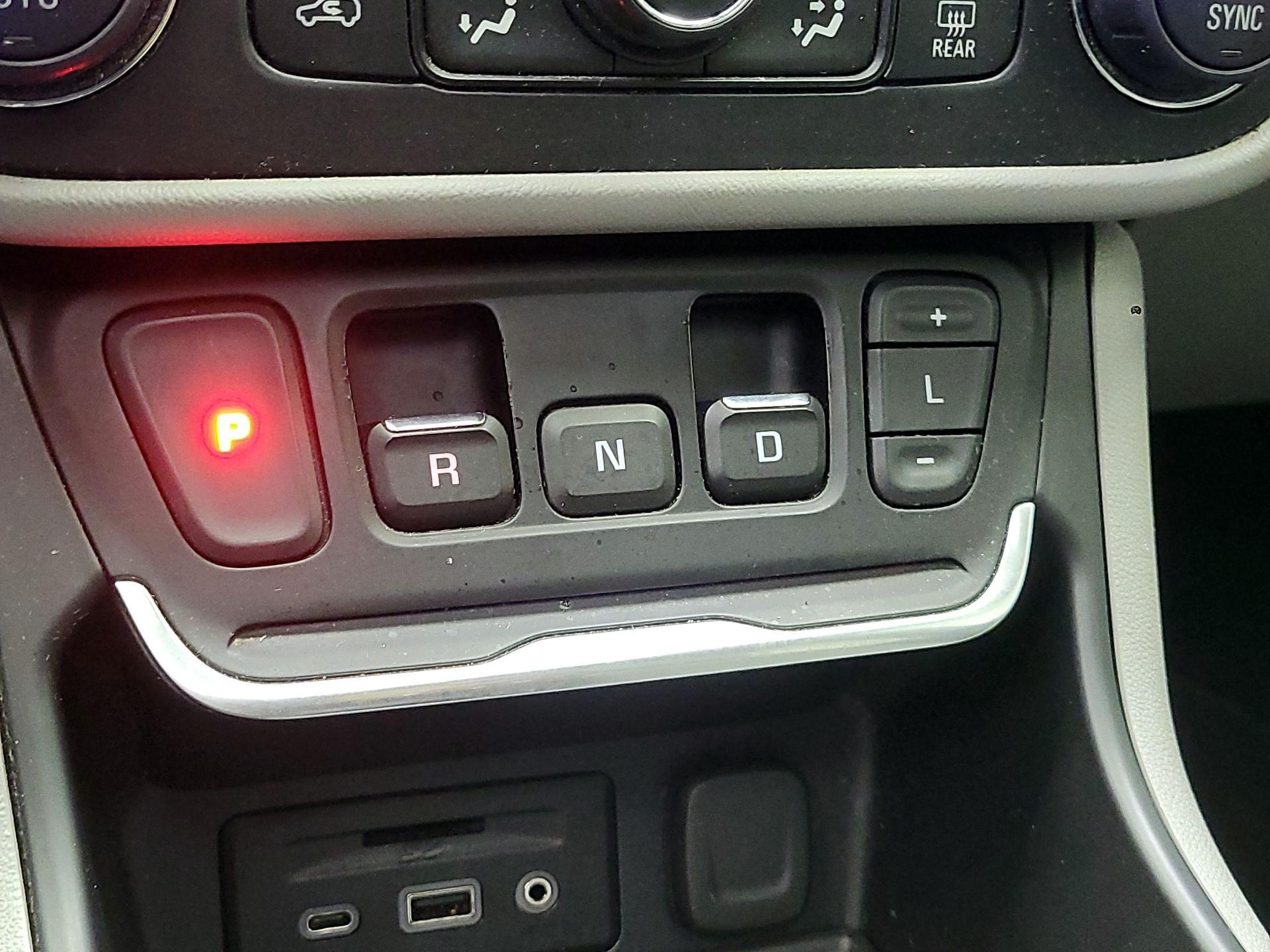 Thumbnail: 2019 GMC Terrain - 17