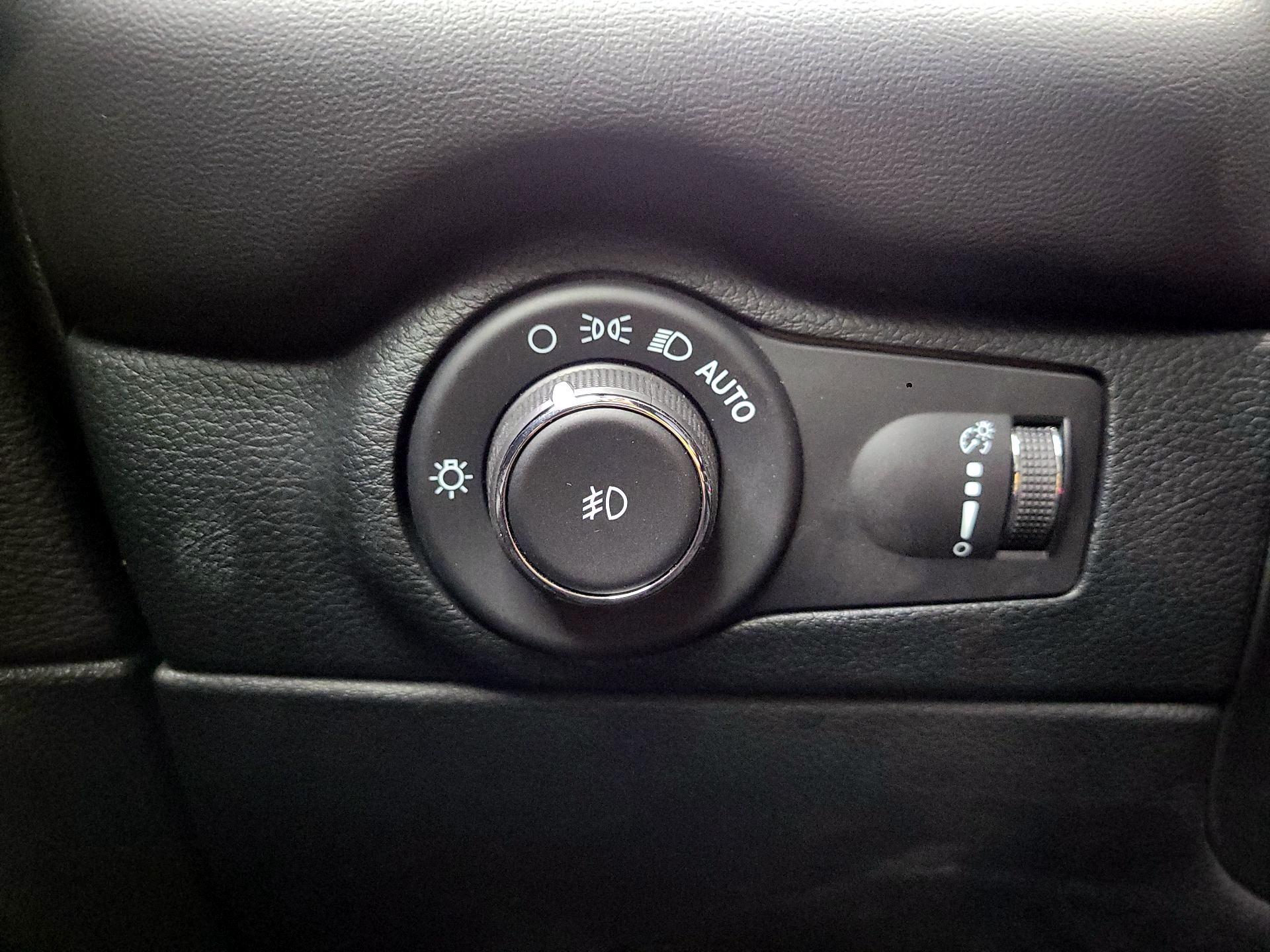 Thumbnail: 2022 Dodge Durango - 13