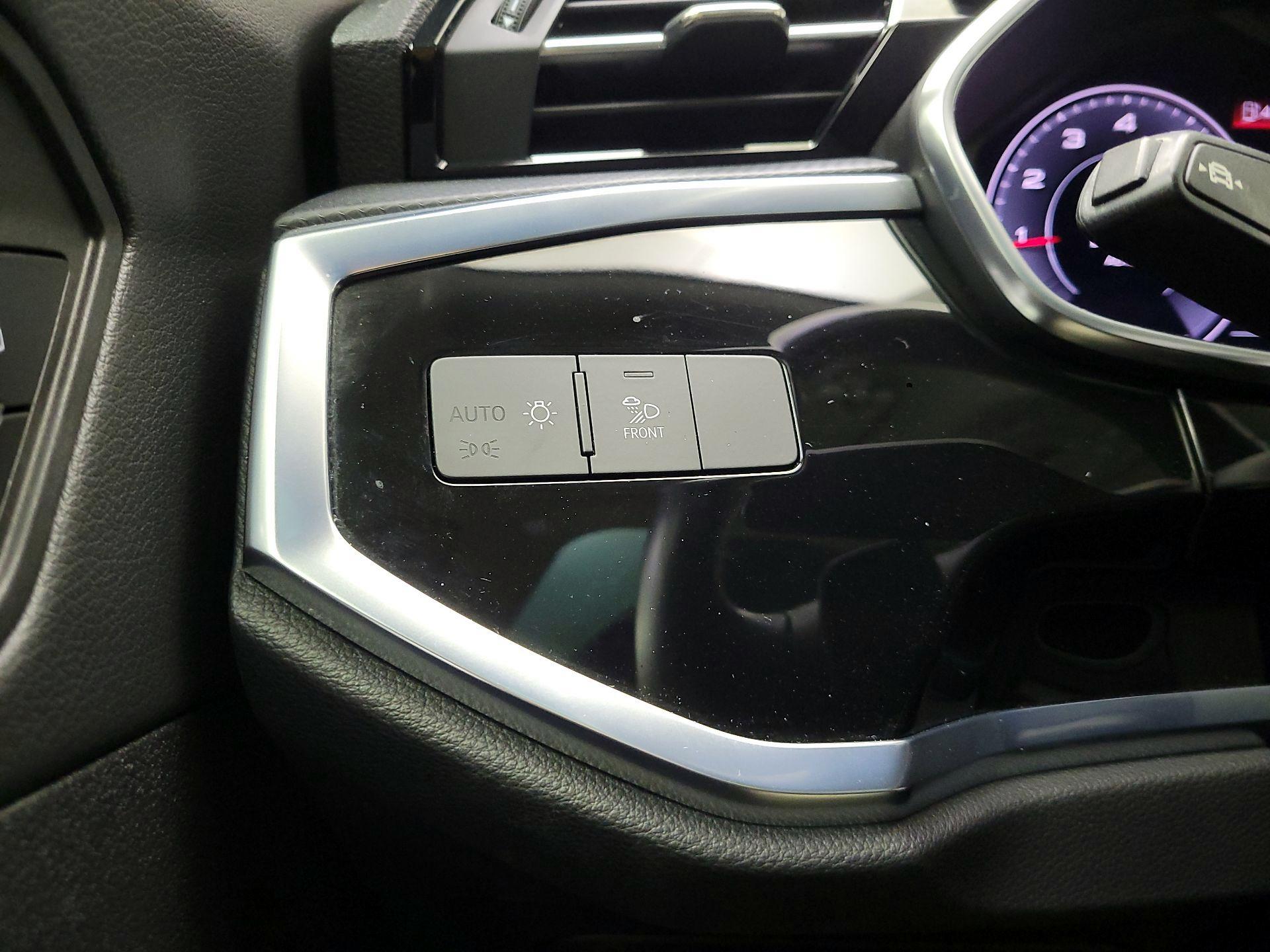 Thumbnail: 2021 Audi Q3 - 13