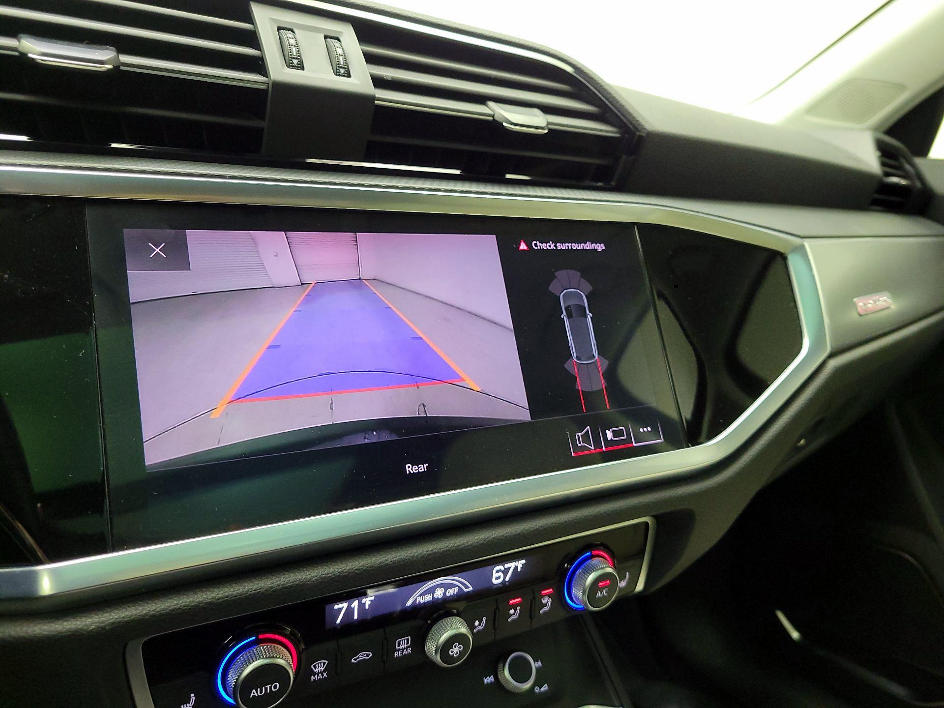 Thumbnail: 2021 Audi Q3 - 15