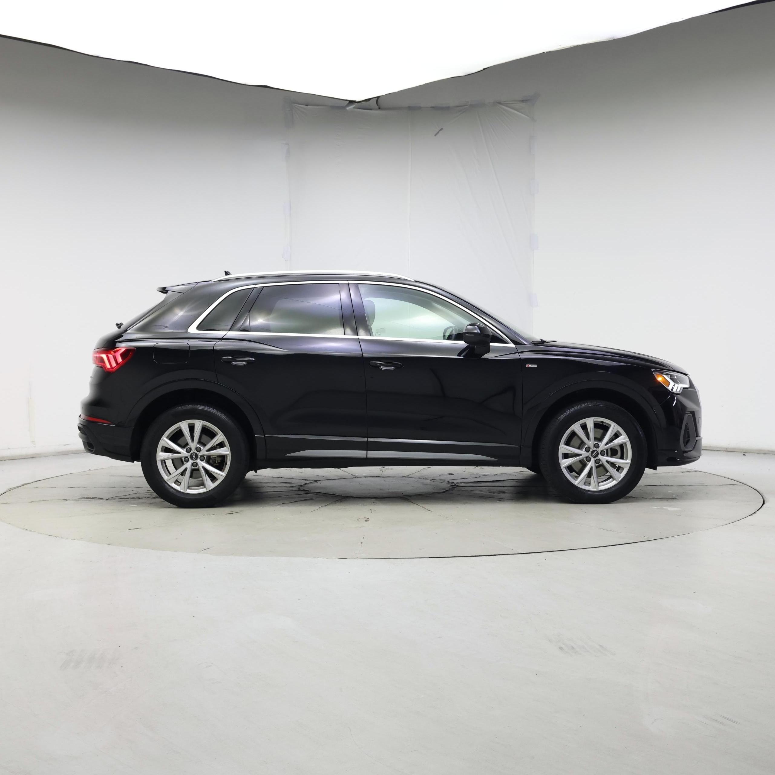 Thumbnail: 2021 Audi Q3 - 7