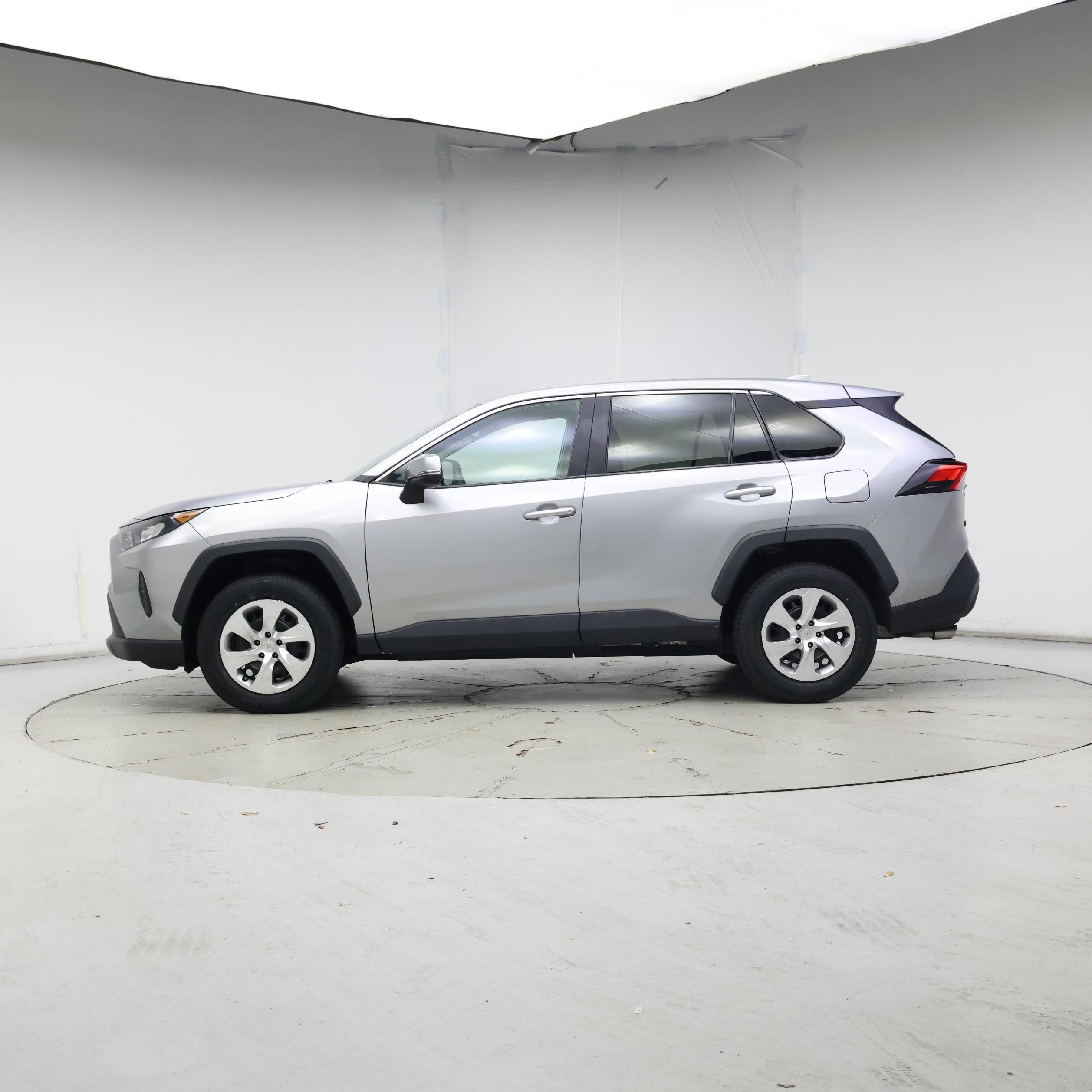 Thumbnail: 2022 Toyota RAV4 - 3