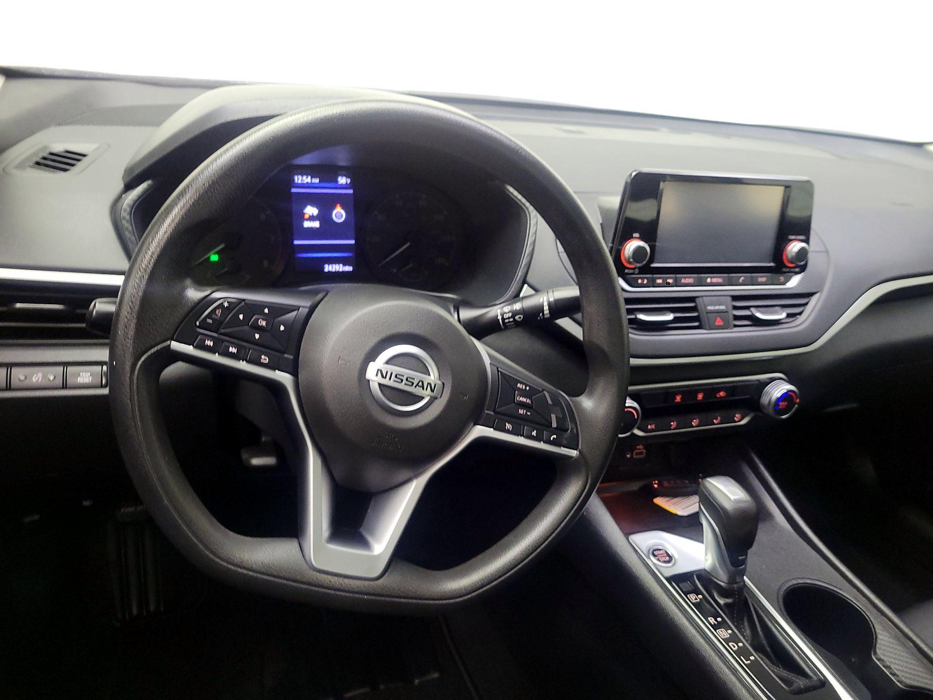 Thumbnail: 2022 Nissan Altima - 10