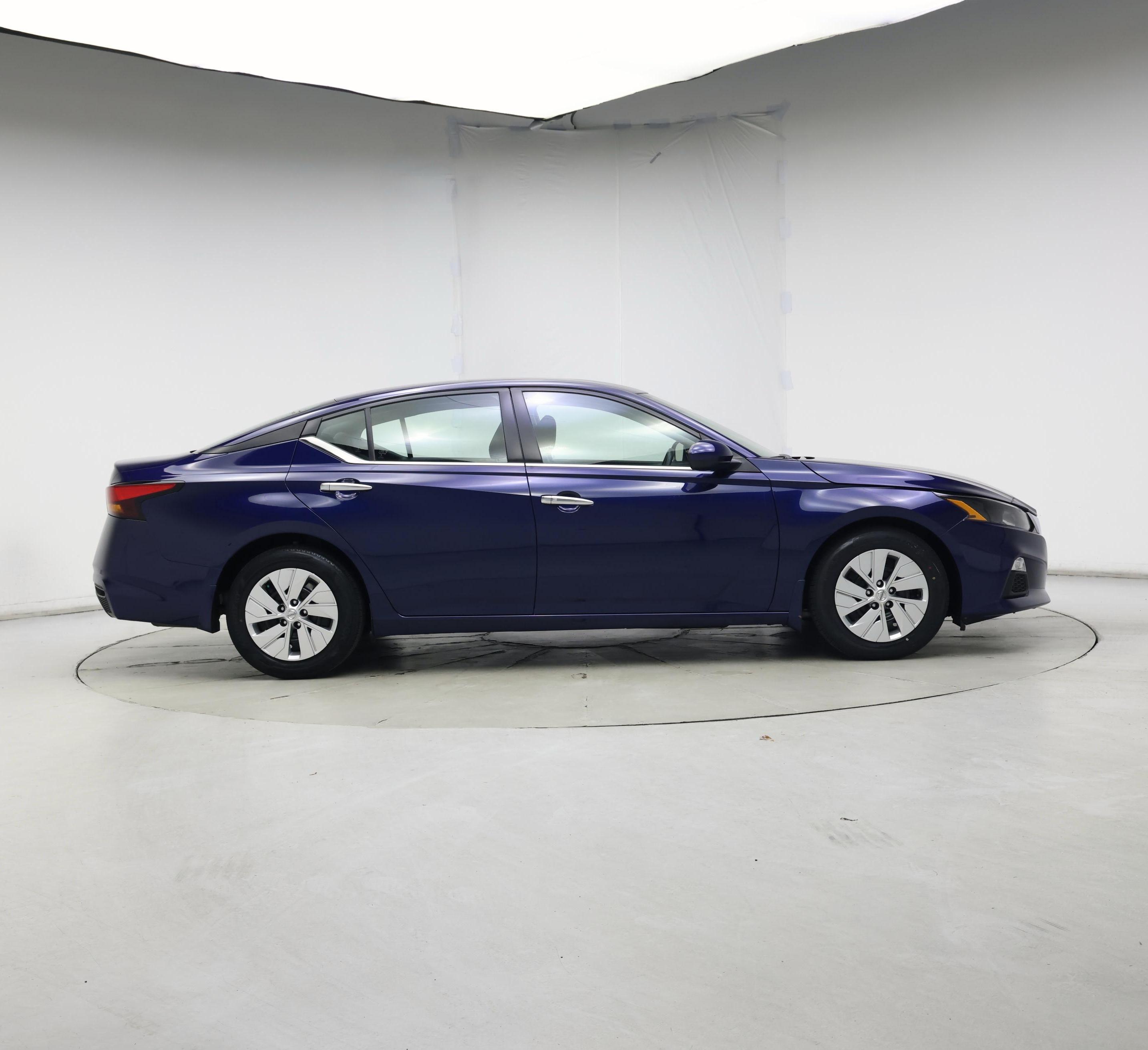 Thumbnail: 2022 Nissan Altima - 7