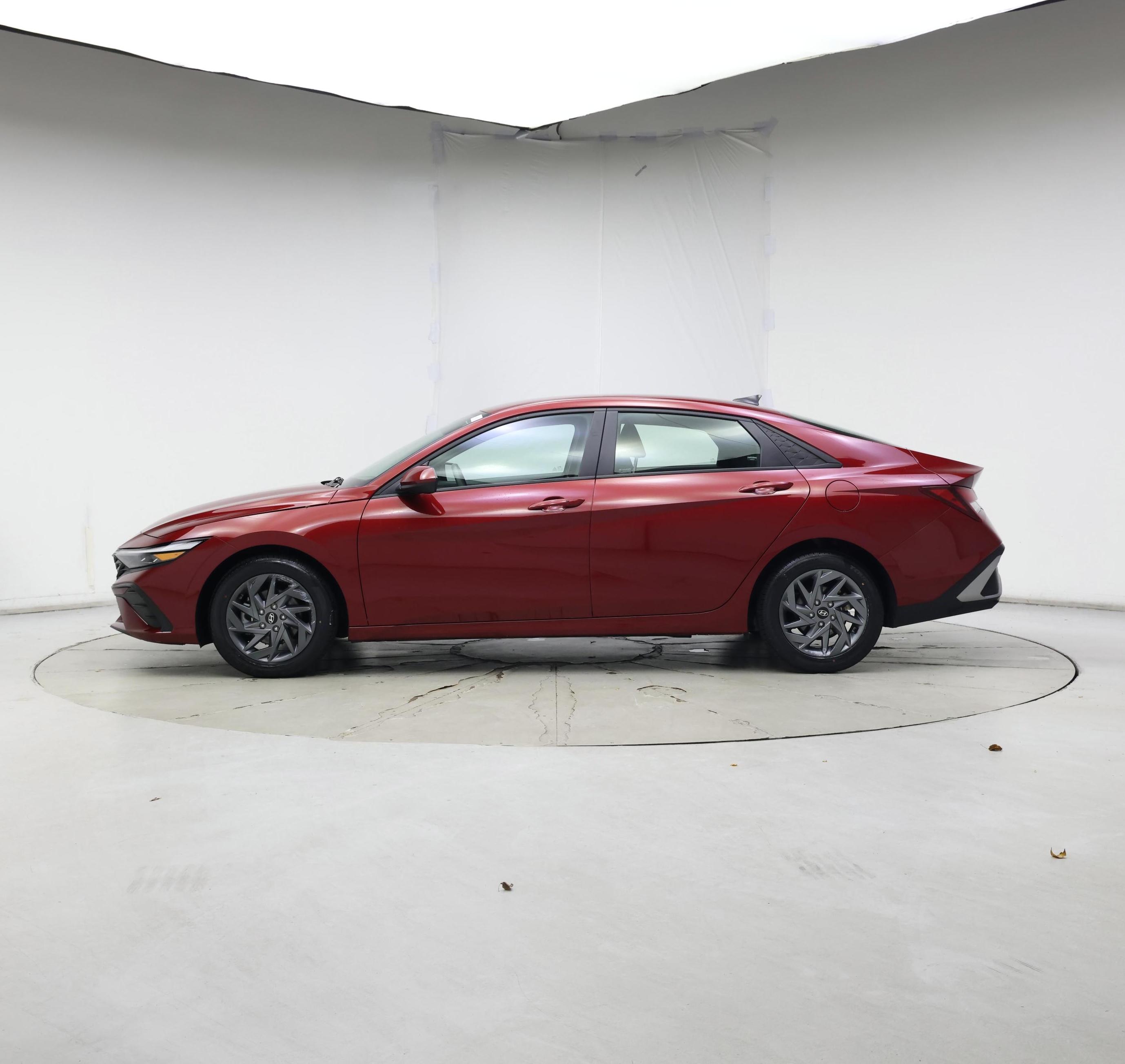 Thumbnail: 2024 Hyundai Elantra - 3