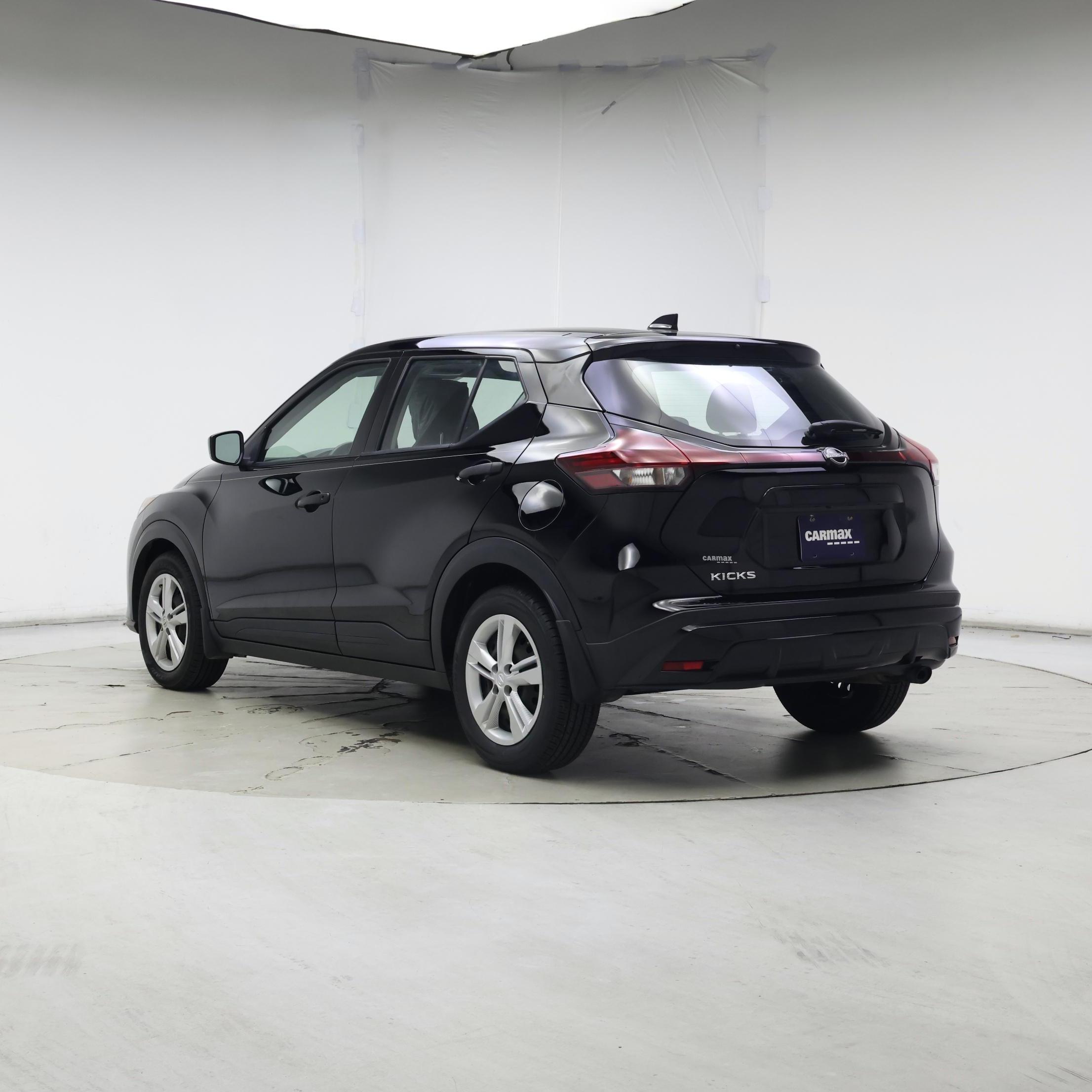 Thumbnail: 2023 Nissan Kicks - 2