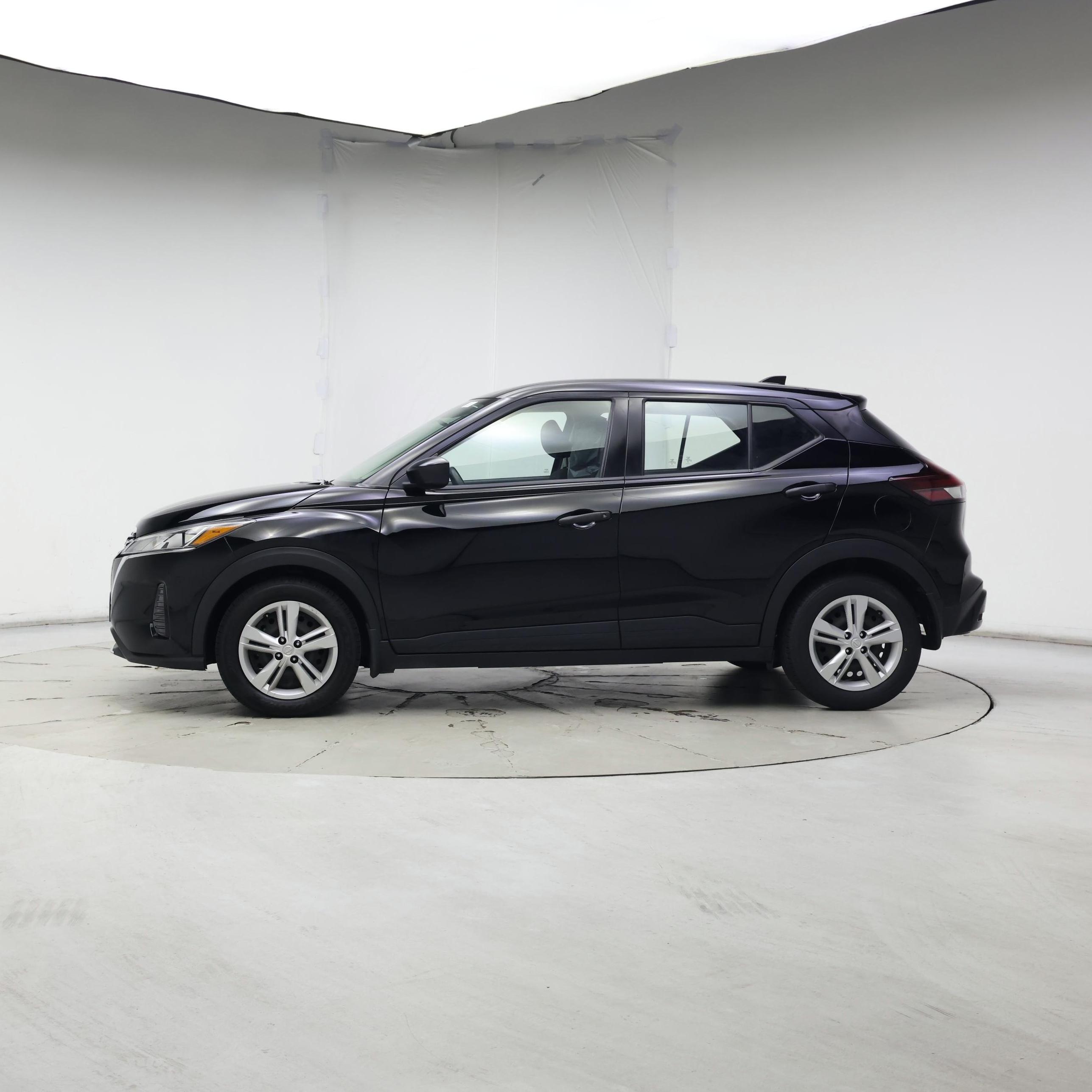 Thumbnail: 2023 Nissan Kicks - 3