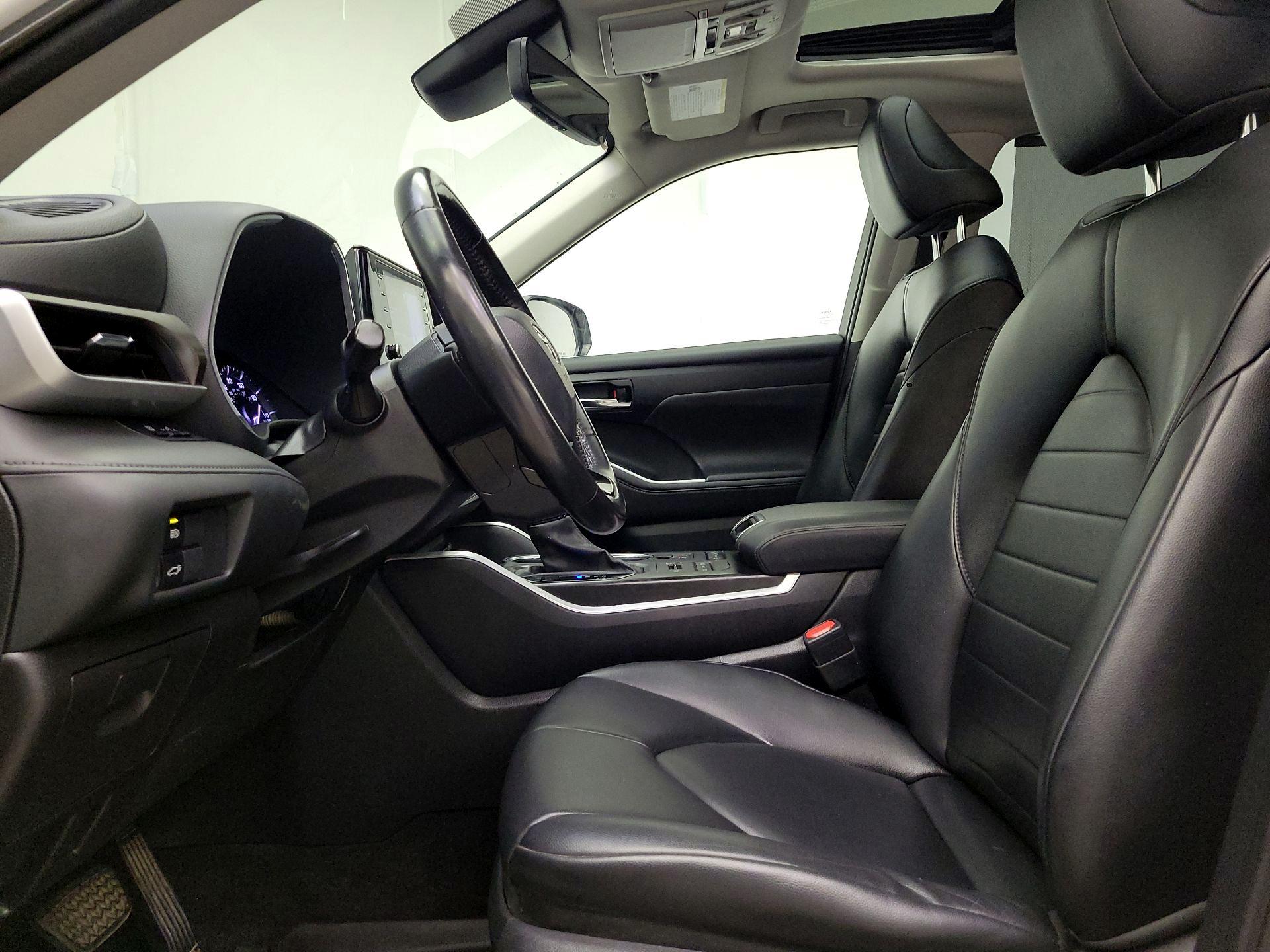 Thumbnail: 2020 Toyota Highlander - 11