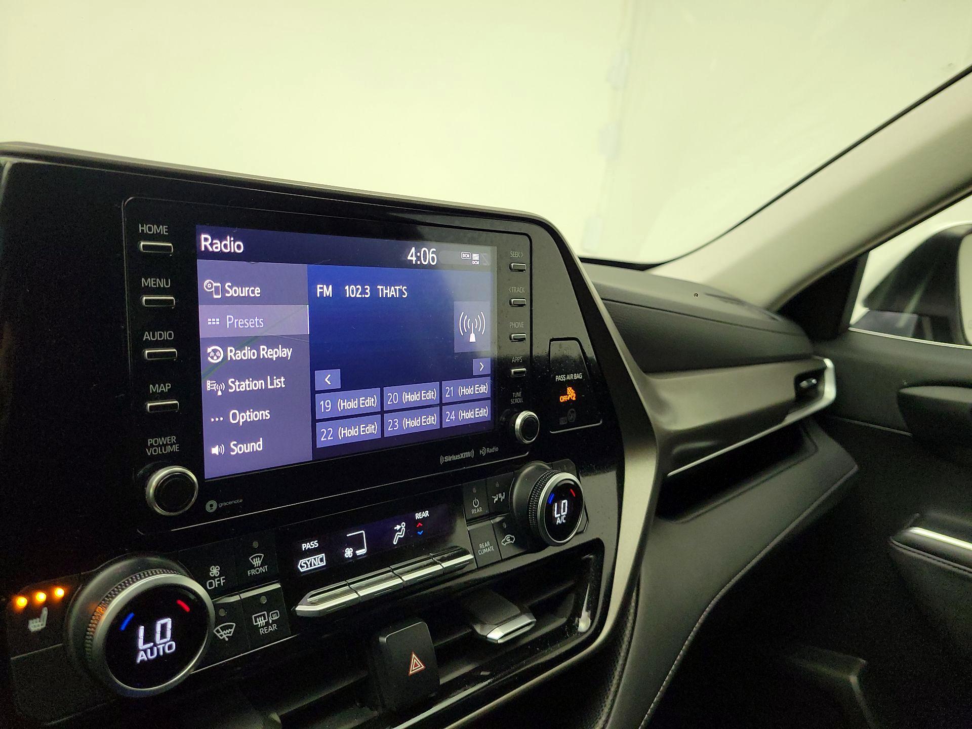 Thumbnail: 2020 Toyota Highlander - 16