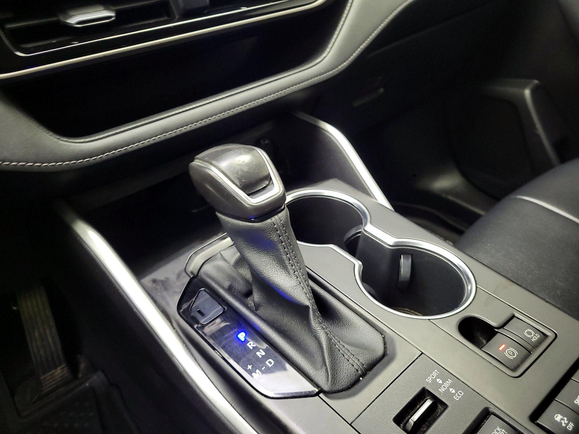 Thumbnail: 2020 Toyota Highlander - 18