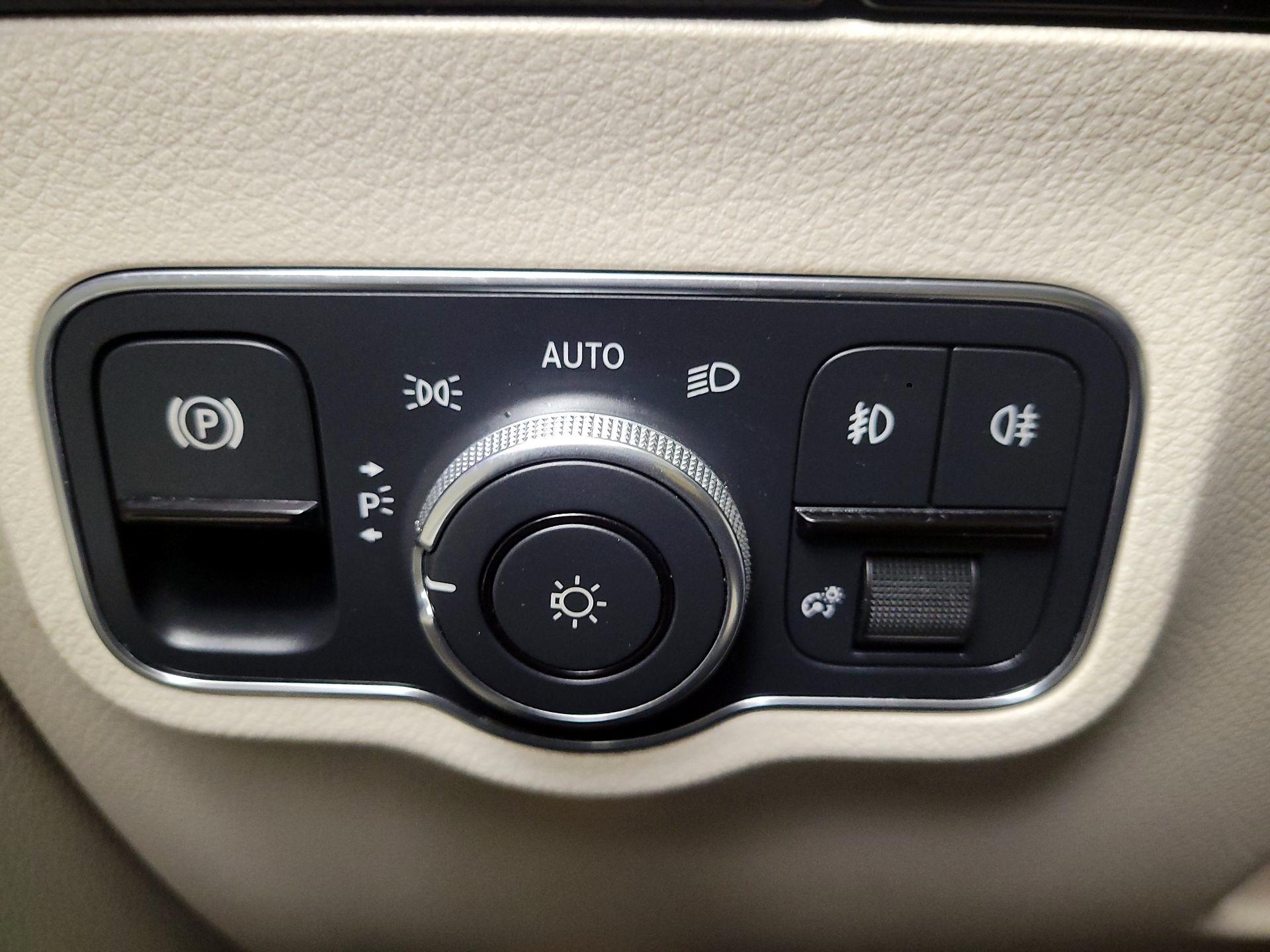 Thumbnail: 2023 Mercedes-Benz GLA - 13