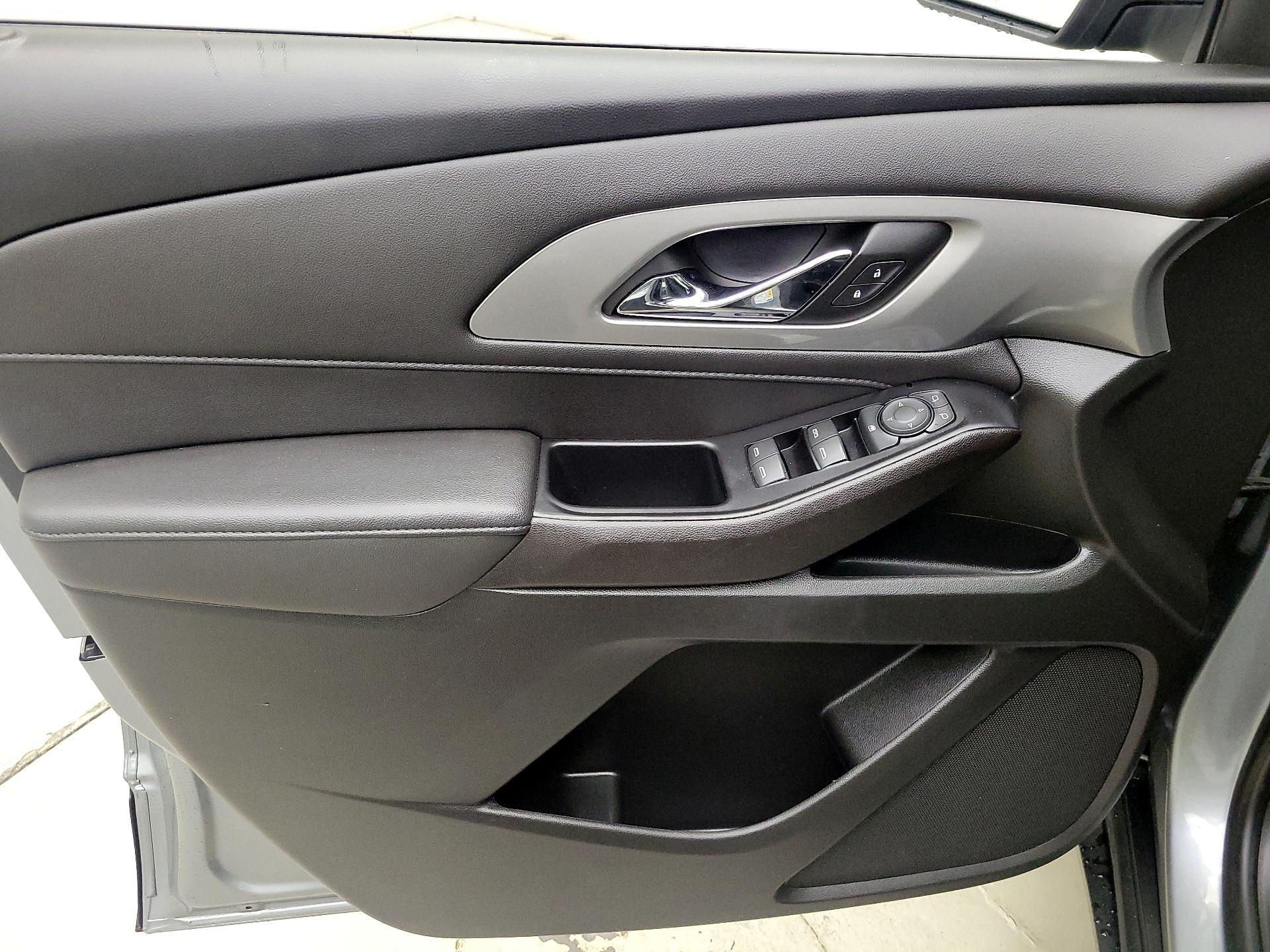 Thumbnail: 2023 Chevrolet Traverse - 12