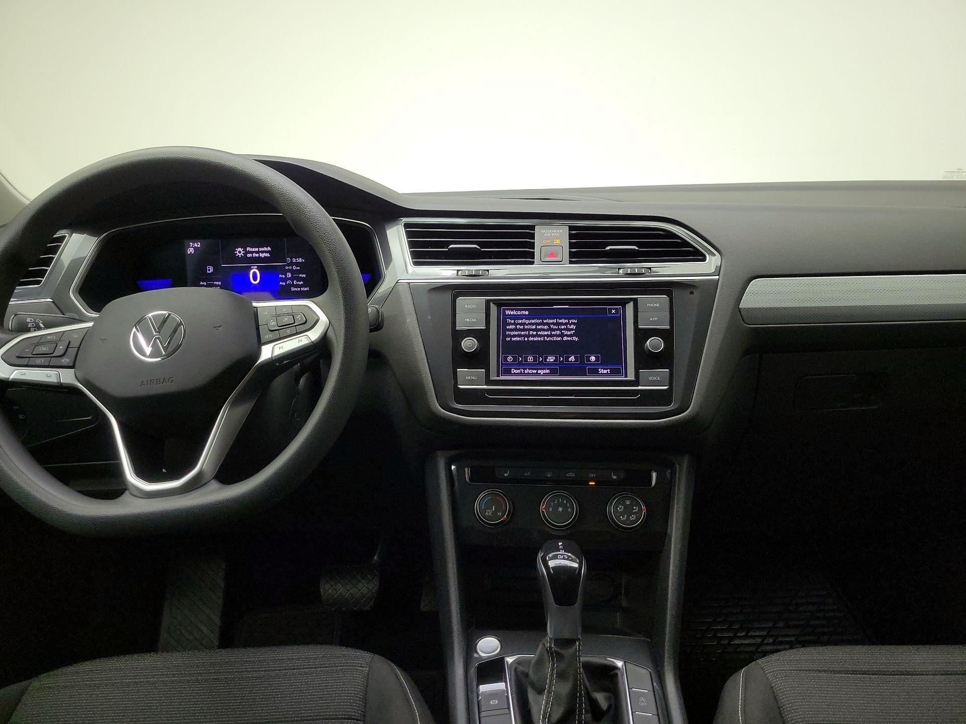 Thumbnail: 2022 Volkswagen Tiguan - 9