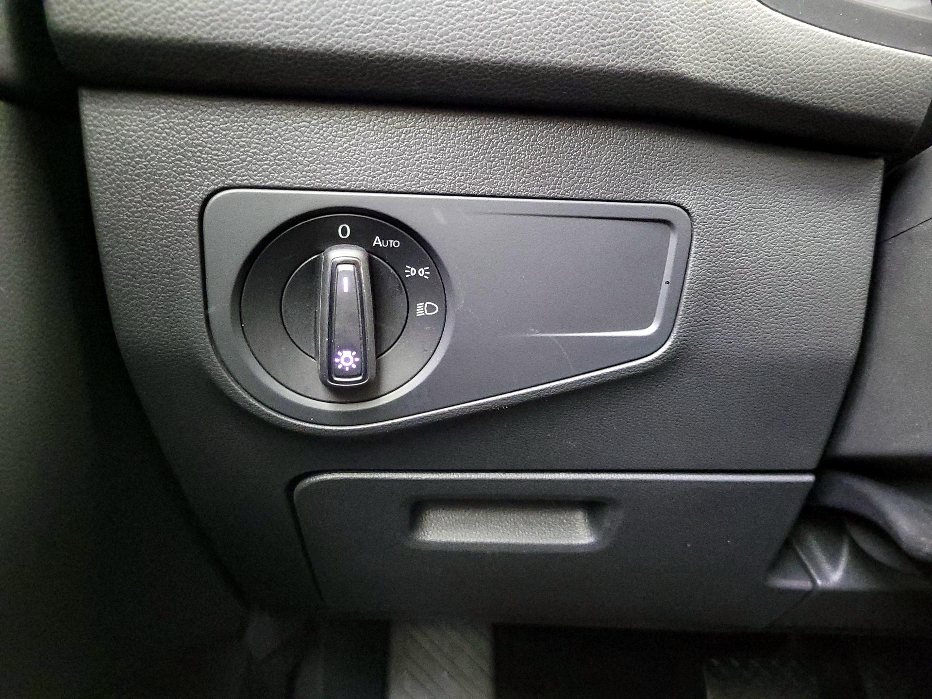 Thumbnail: 2022 Volkswagen Tiguan - 13