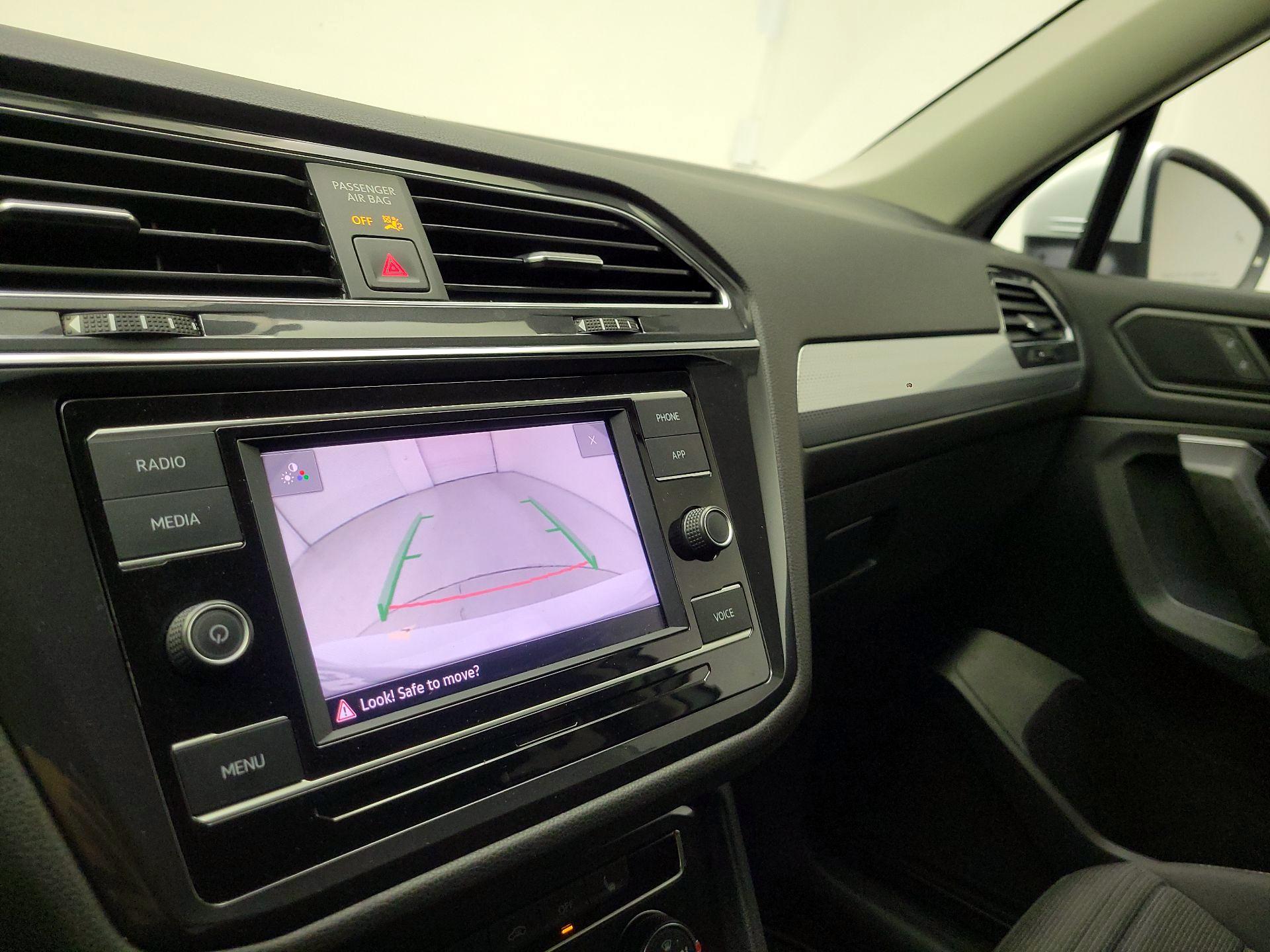 Thumbnail: 2022 Volkswagen Tiguan - 14