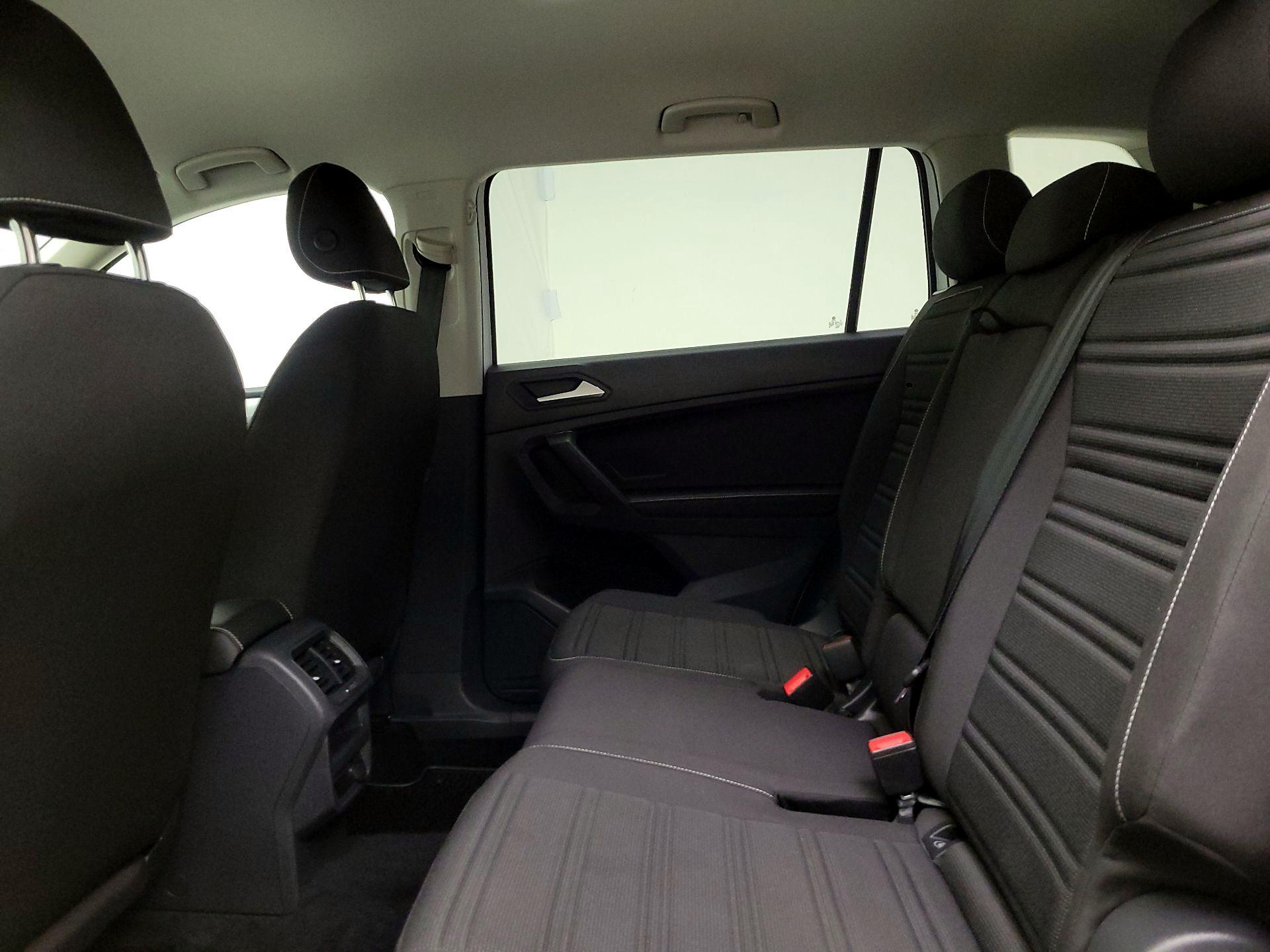 Thumbnail: 2022 Volkswagen Tiguan - 19