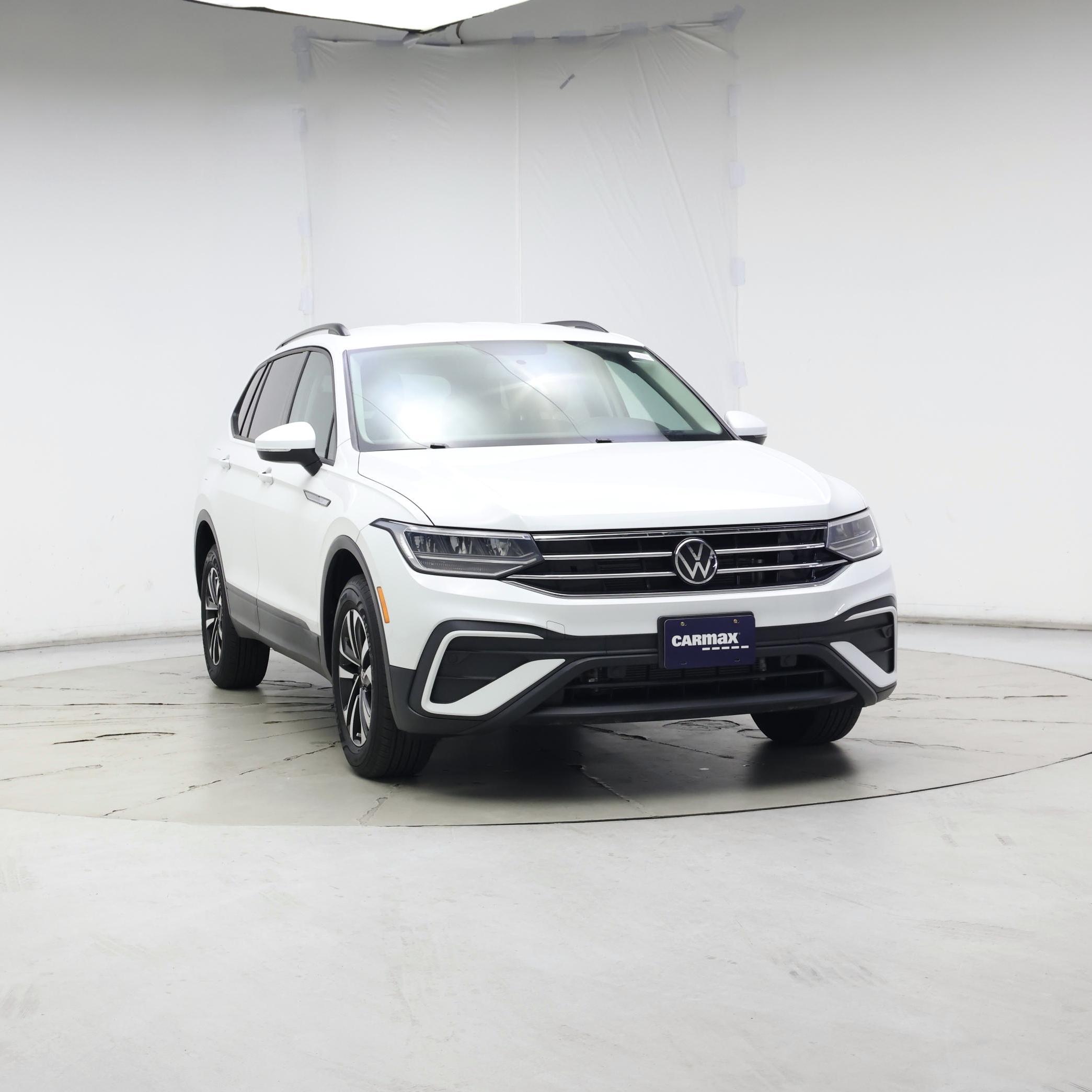 Thumbnail: 2022 Volkswagen Tiguan - 5