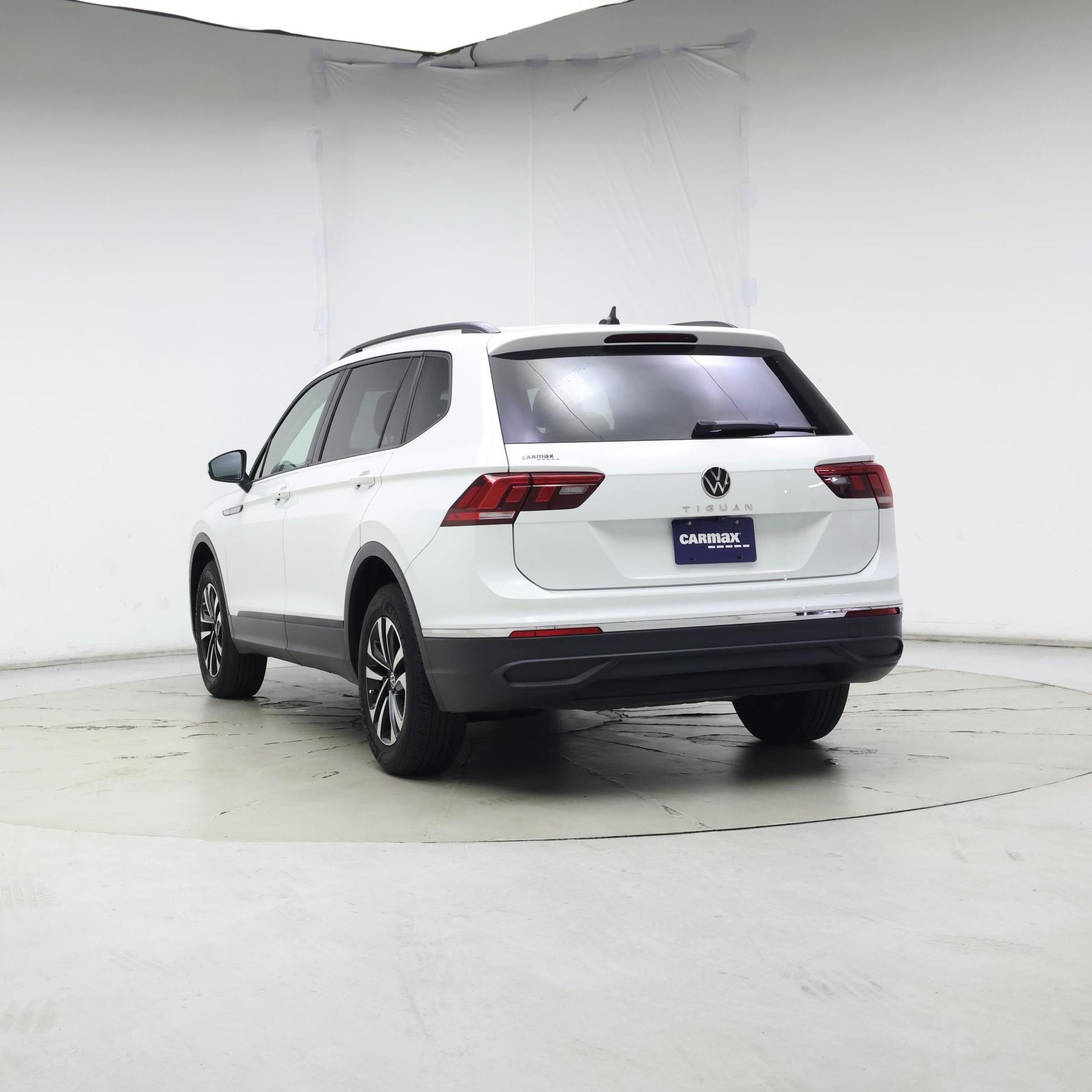 Thumbnail: 2022 Volkswagen Tiguan - 6