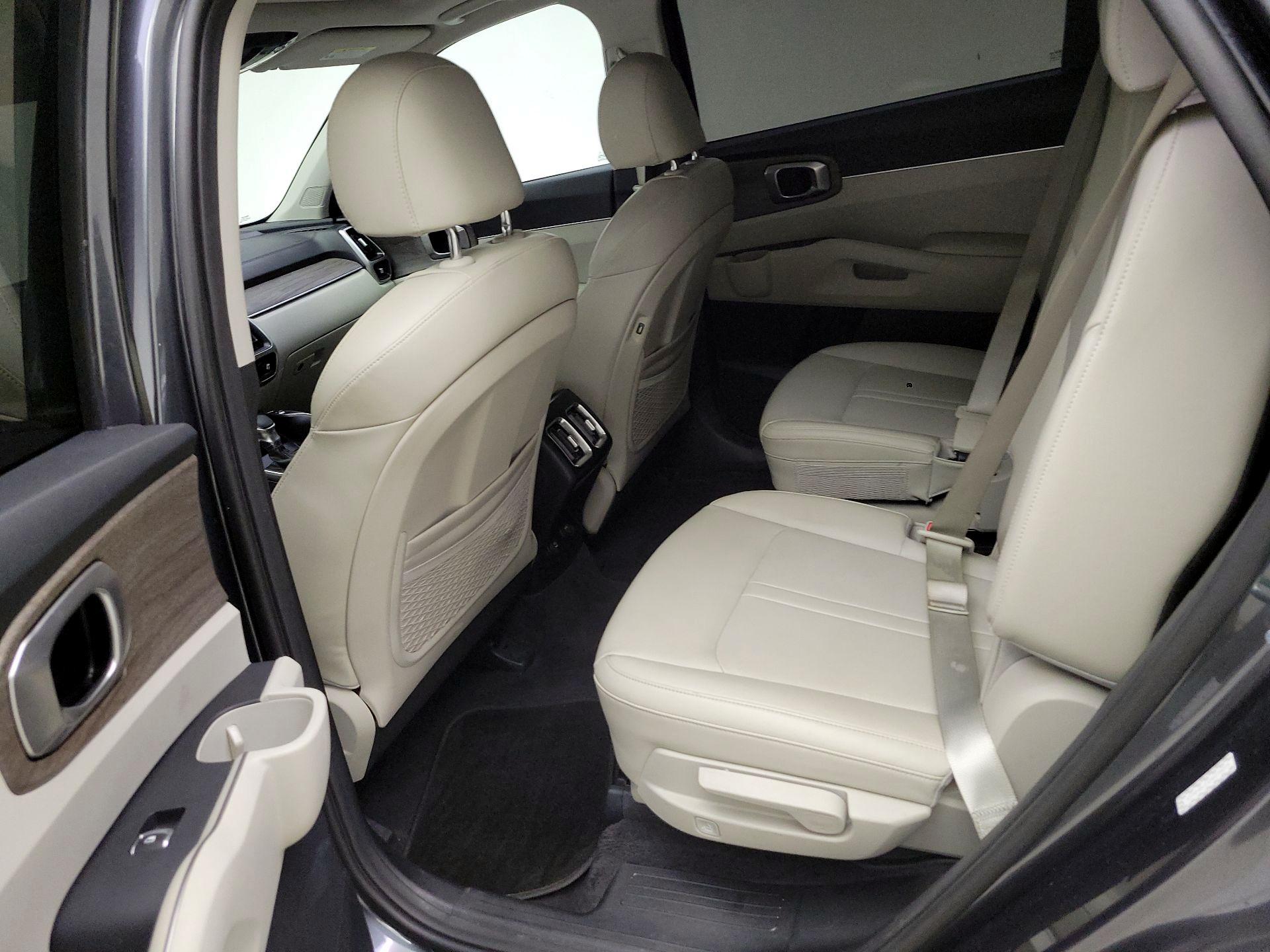 Thumbnail: 2021 Kia Sorento - 19