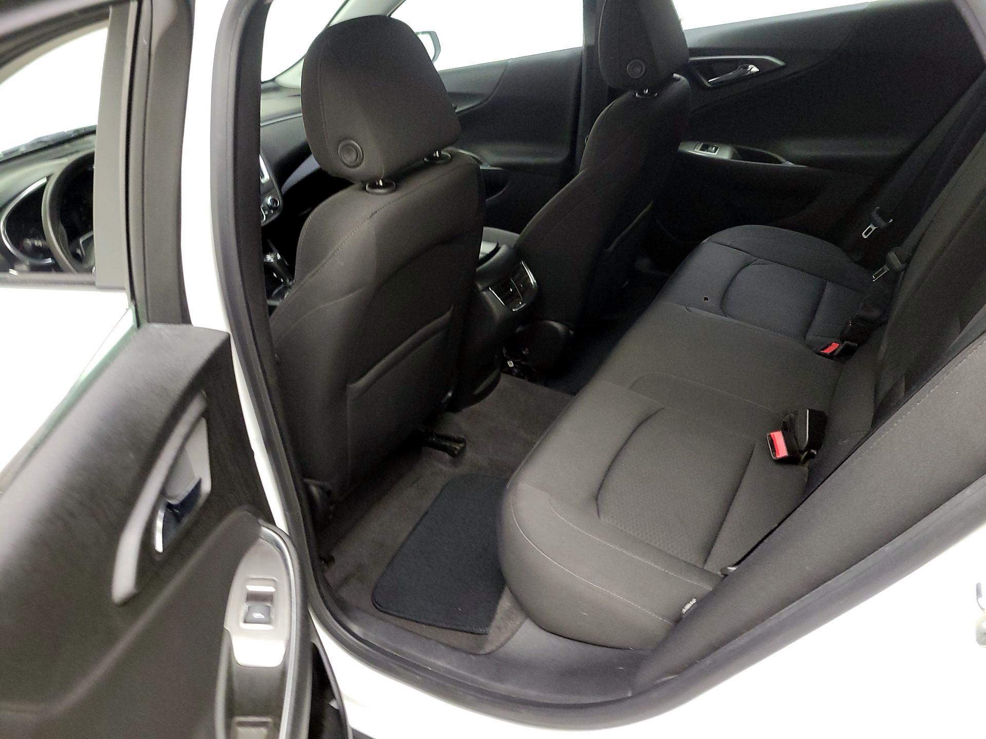 Thumbnail: 2019 Chevrolet Malibu - 19