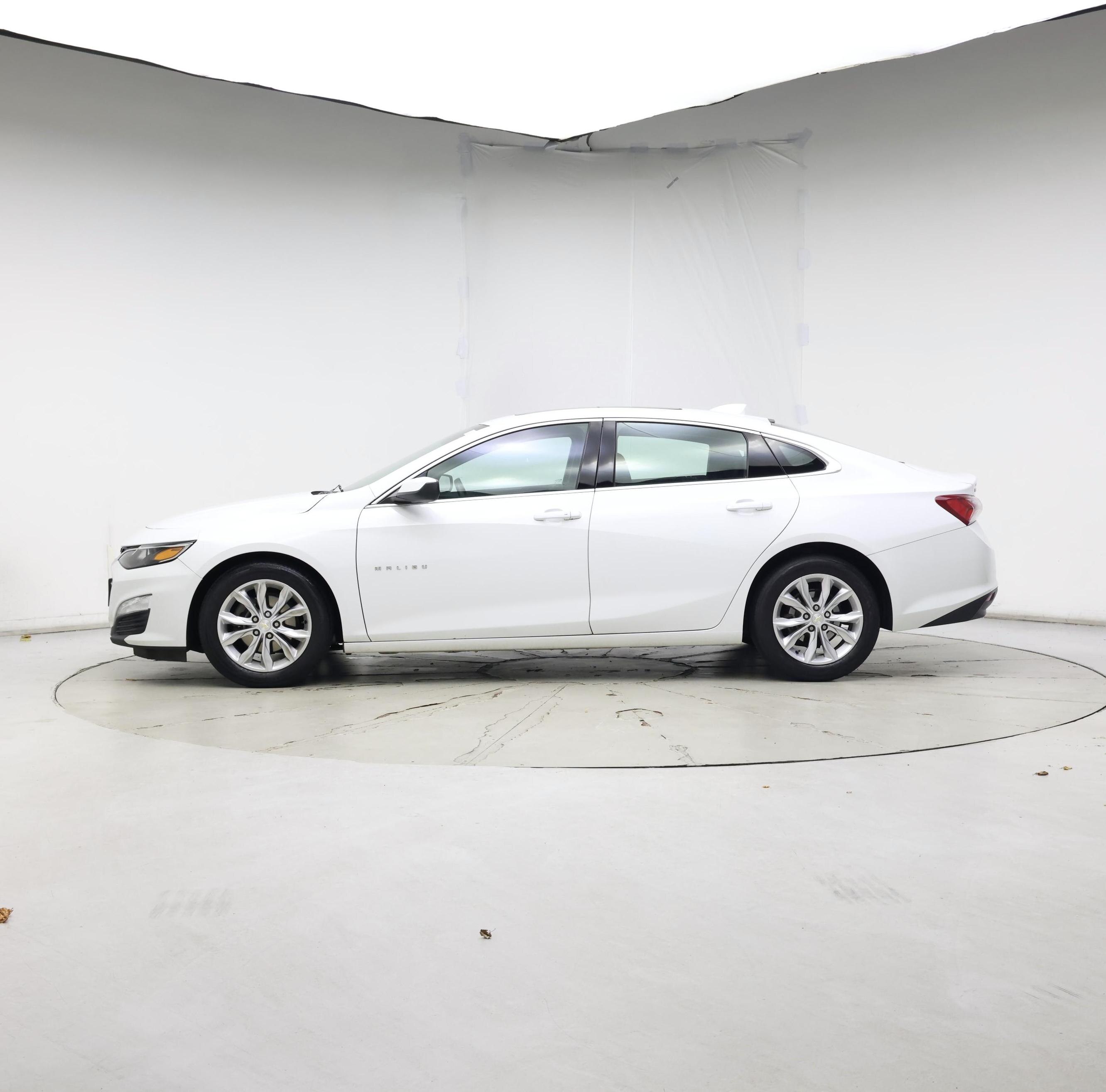 Thumbnail: 2019 Chevrolet Malibu - 3