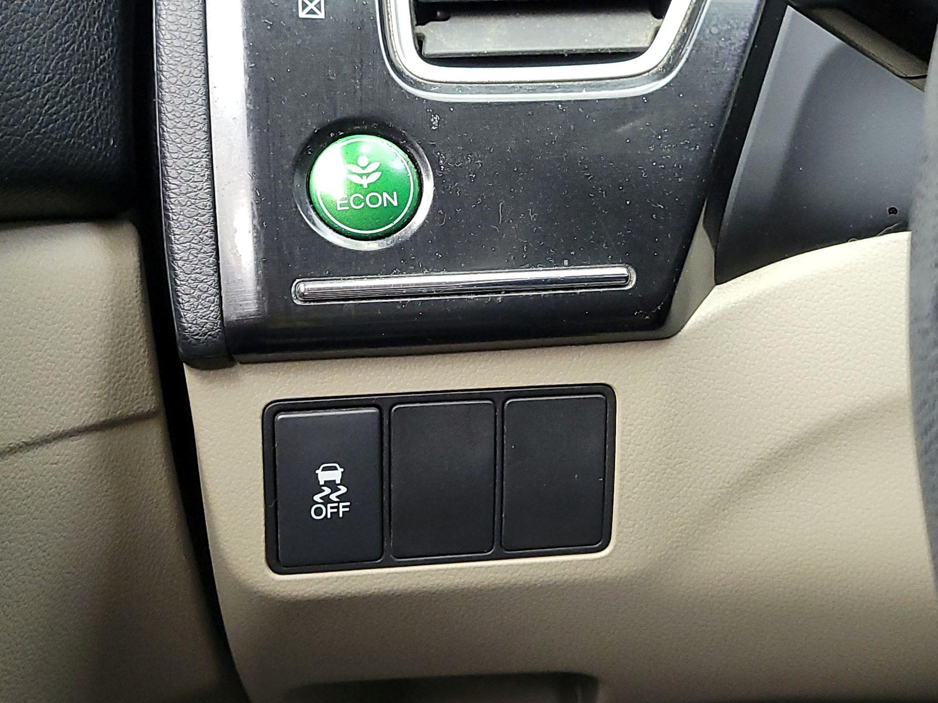 Thumbnail: 2015 Honda Civic - 13