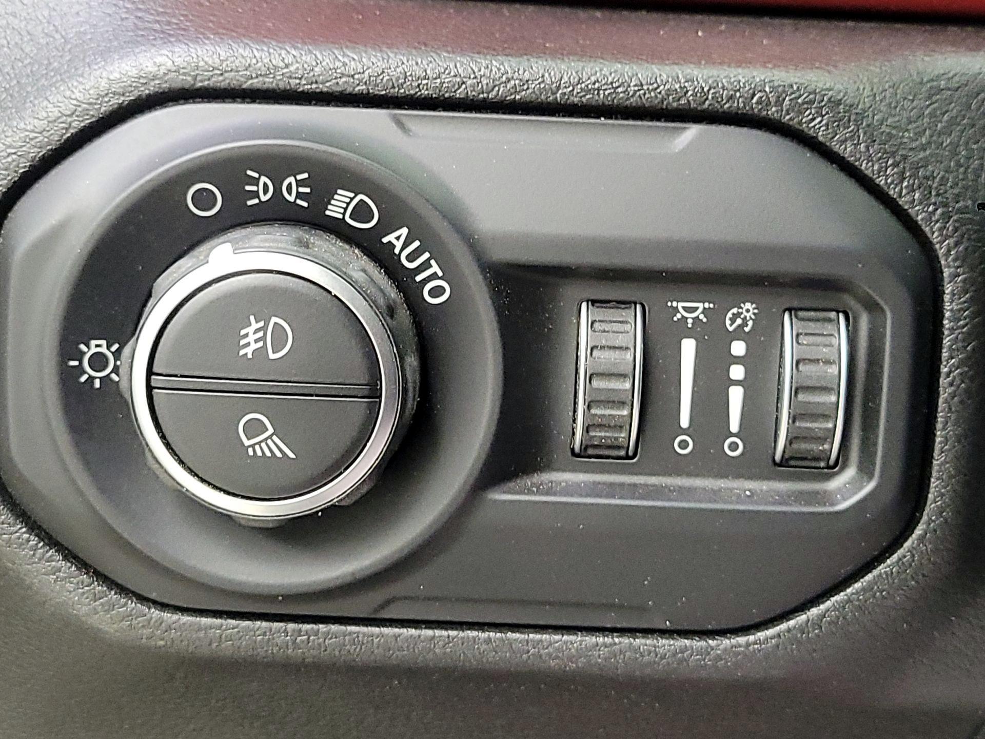 Thumbnail: 2020 Jeep Gladiator - 13