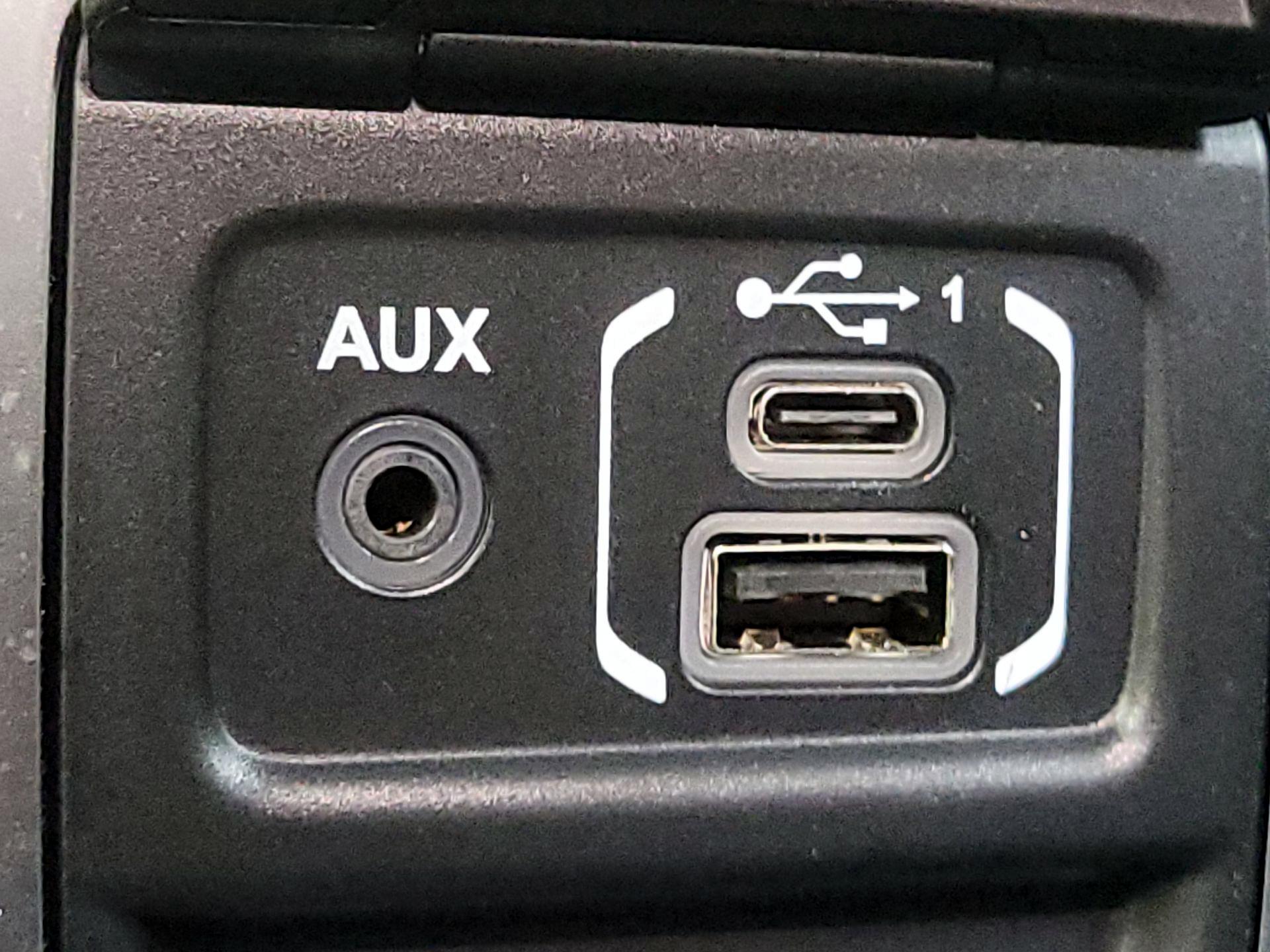 Thumbnail: 2020 Jeep Gladiator - 19