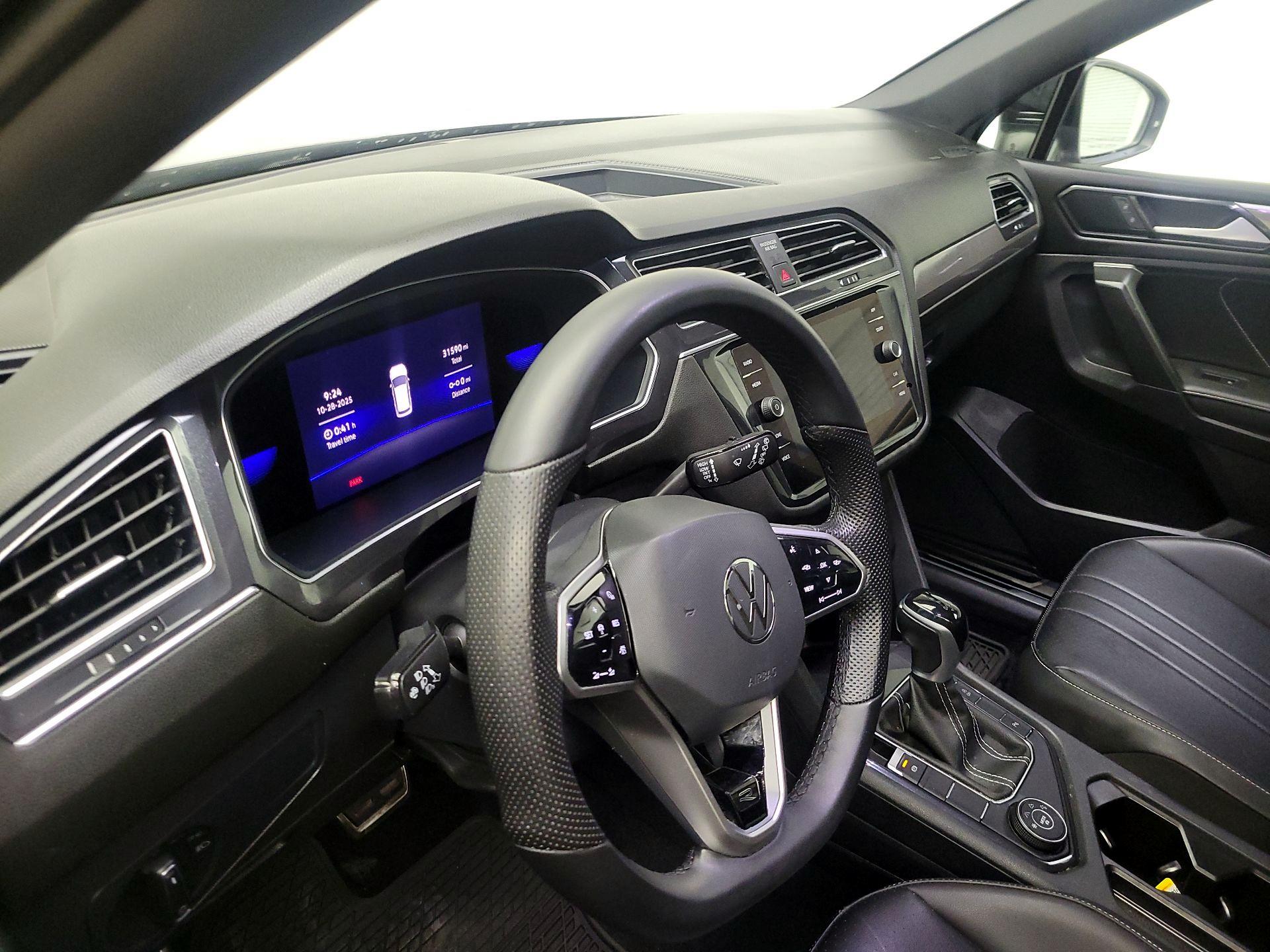 Thumbnail: 2022 Volkswagen Tiguan - 9