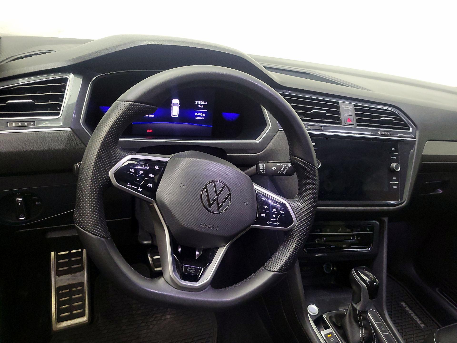 Thumbnail: 2022 Volkswagen Tiguan - 10