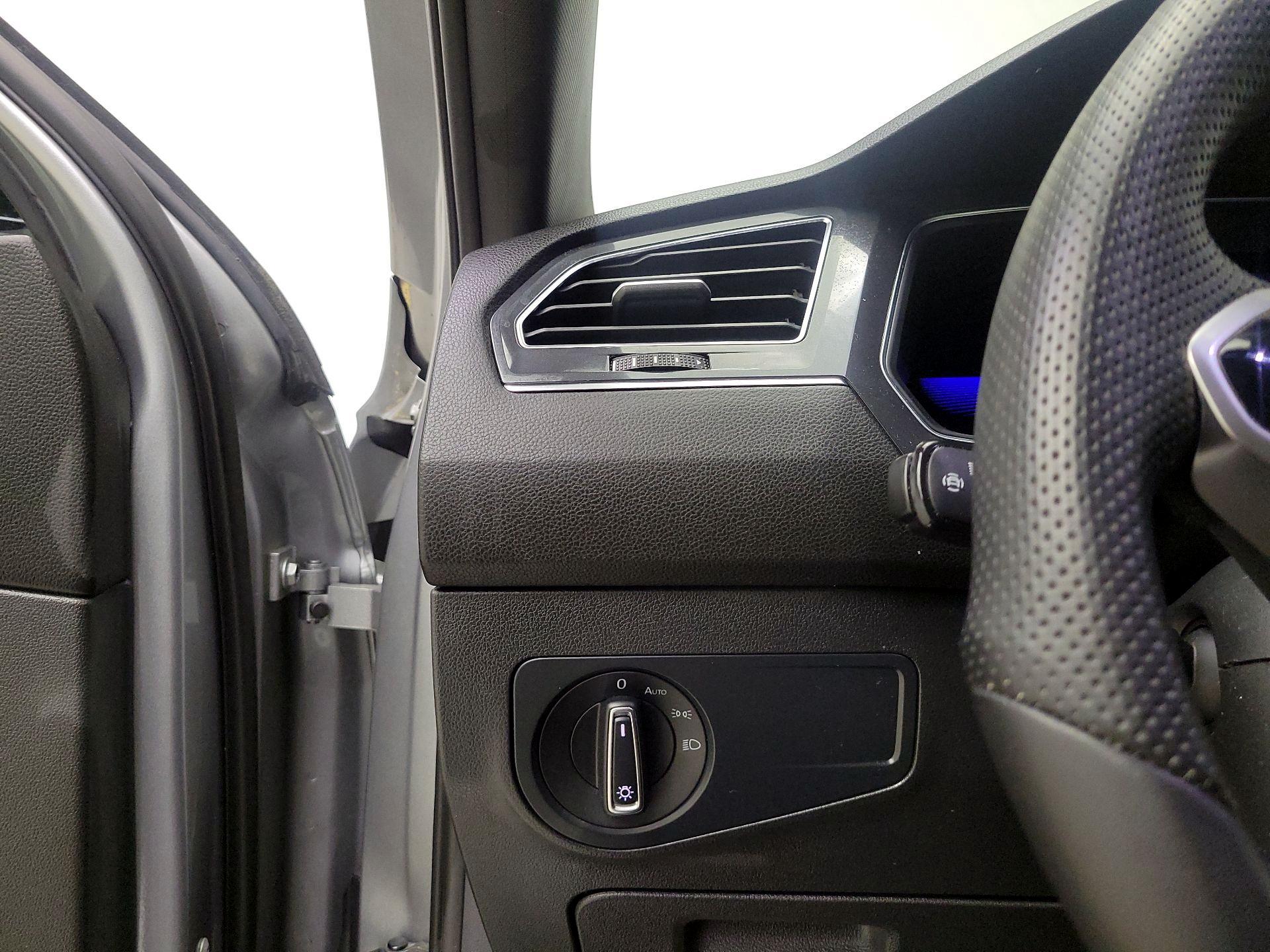 Thumbnail: 2022 Volkswagen Tiguan - 13