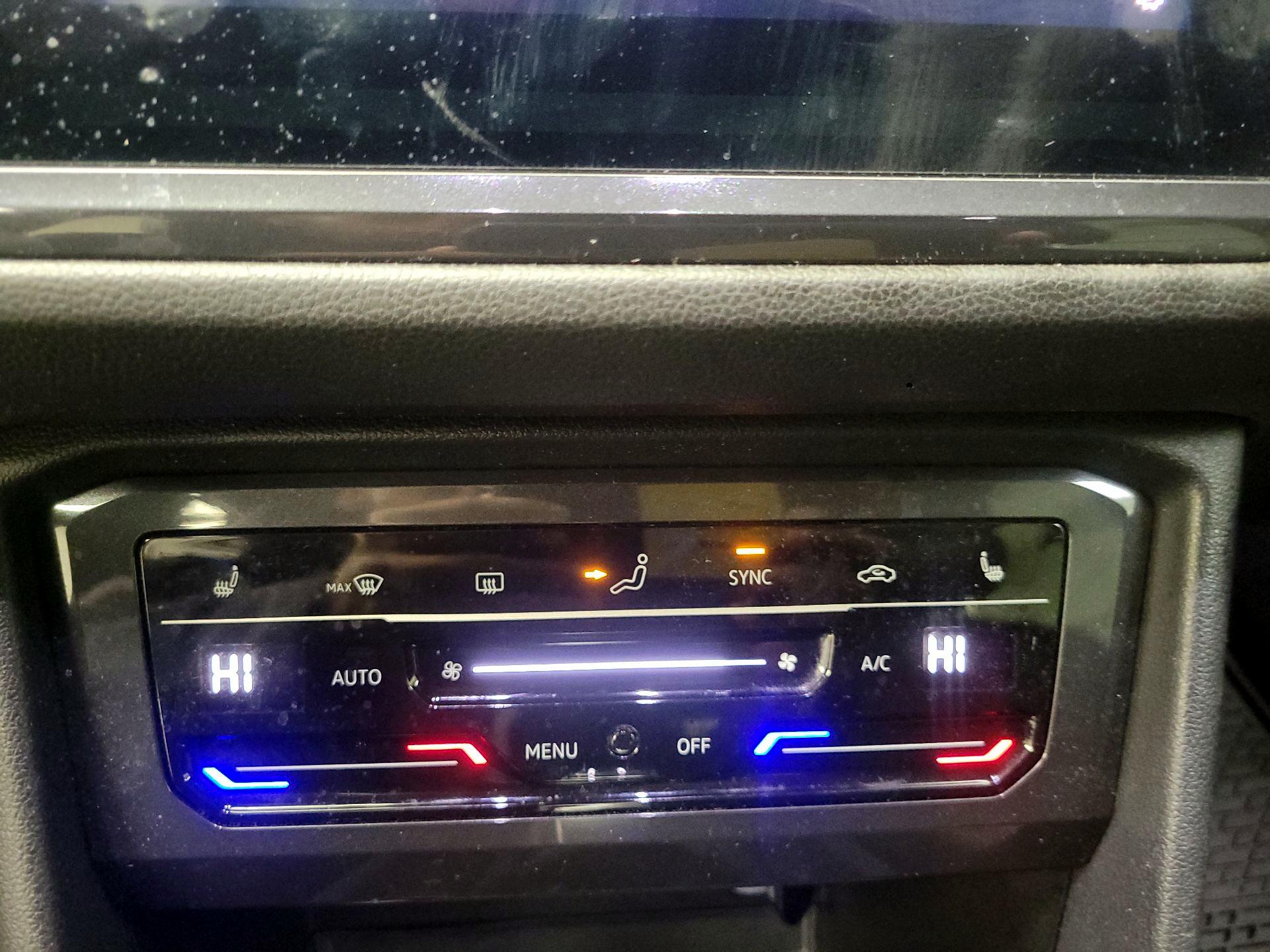 Thumbnail: 2022 Volkswagen Tiguan - 16