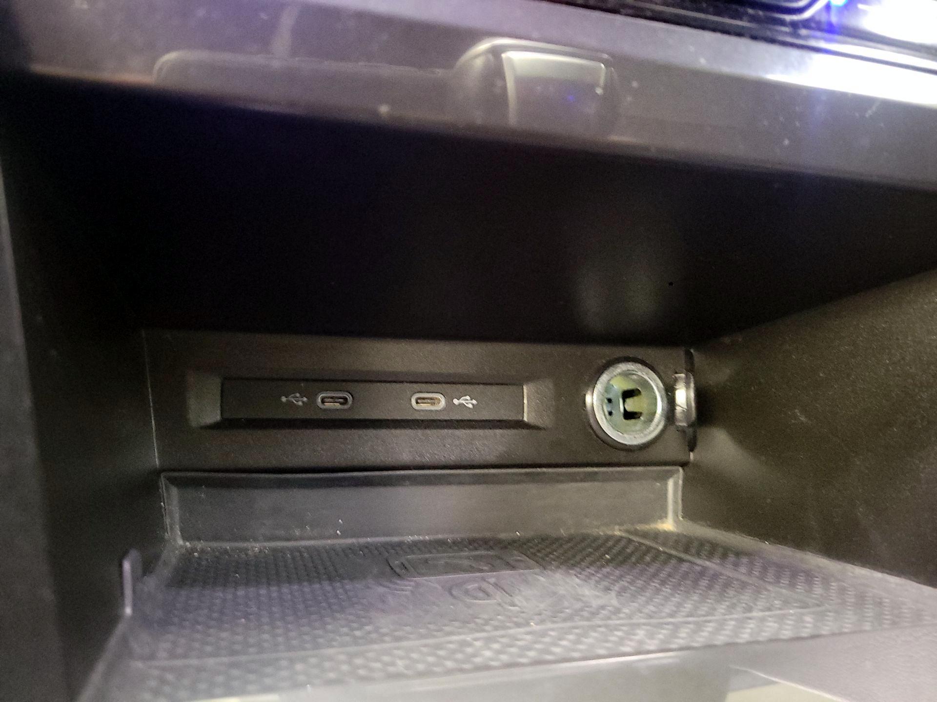 Thumbnail: 2022 Volkswagen Tiguan - 18