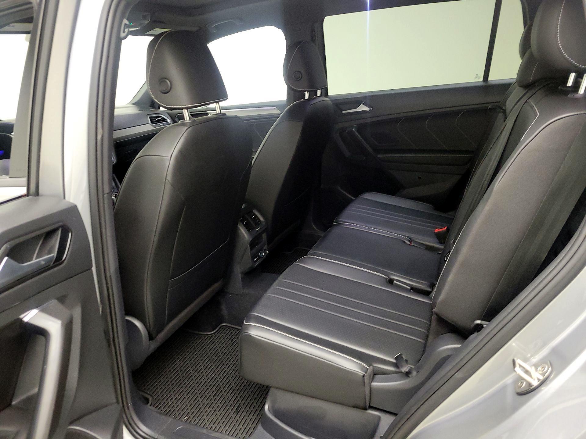 Thumbnail: 2022 Volkswagen Tiguan - 19