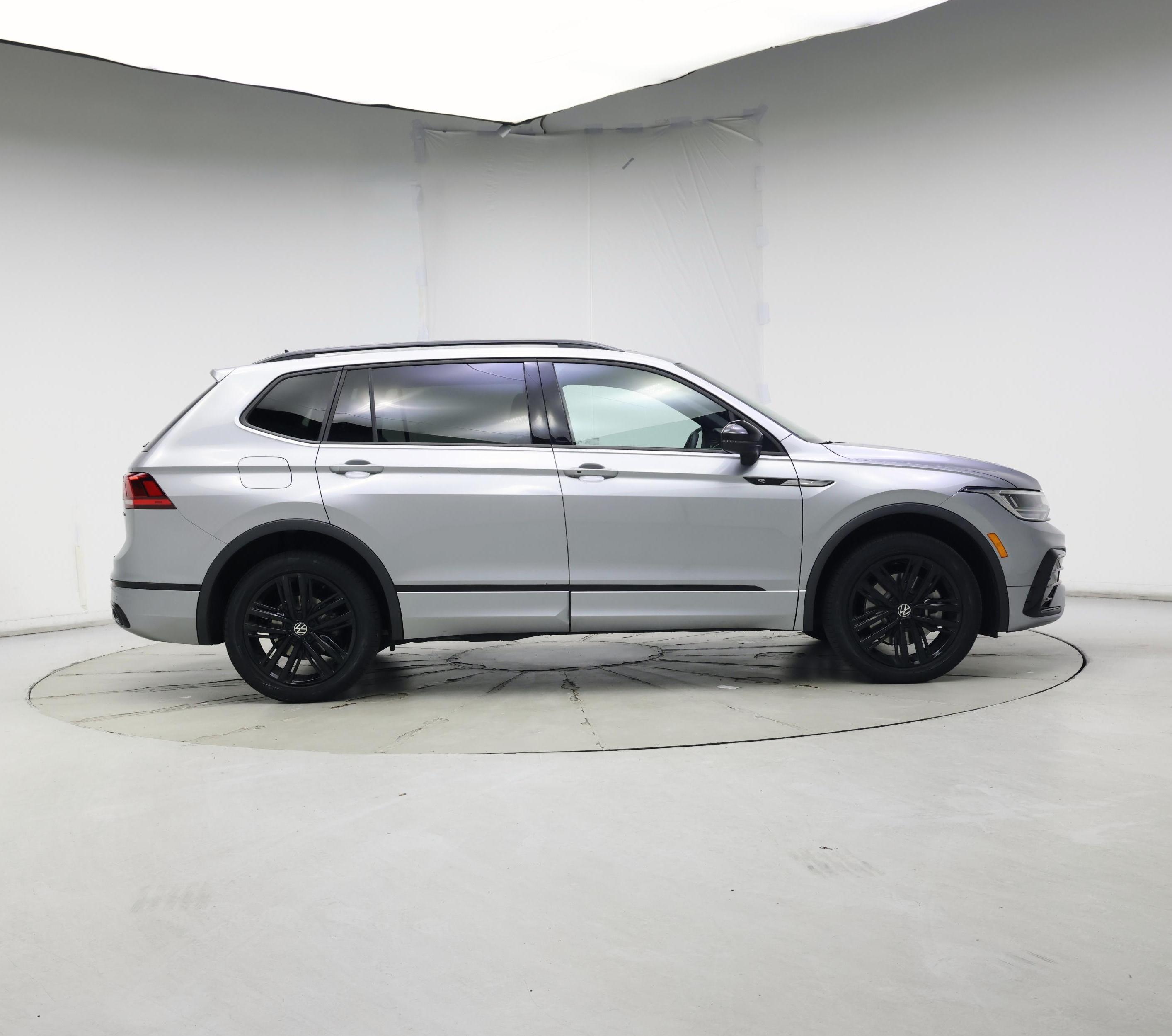 Thumbnail: 2022 Volkswagen Tiguan - 7