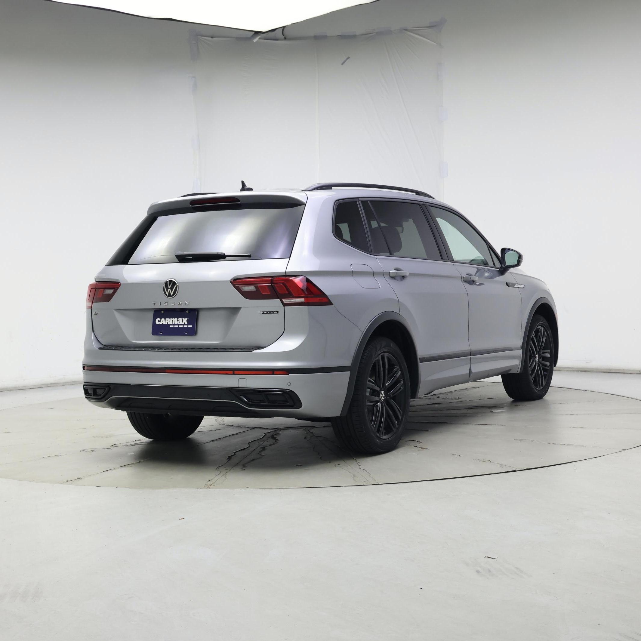 Thumbnail: 2022 Volkswagen Tiguan - 8