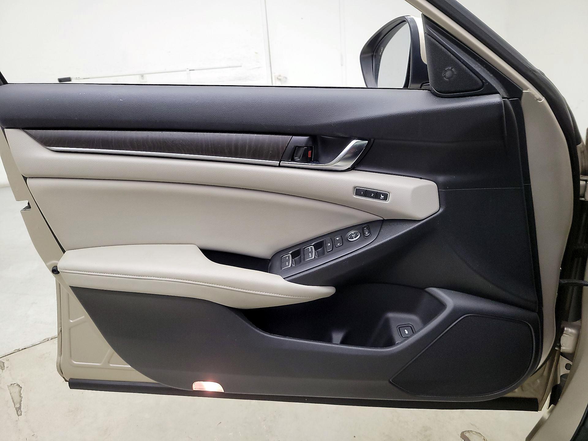 Thumbnail: 2018 Honda Accord - 12