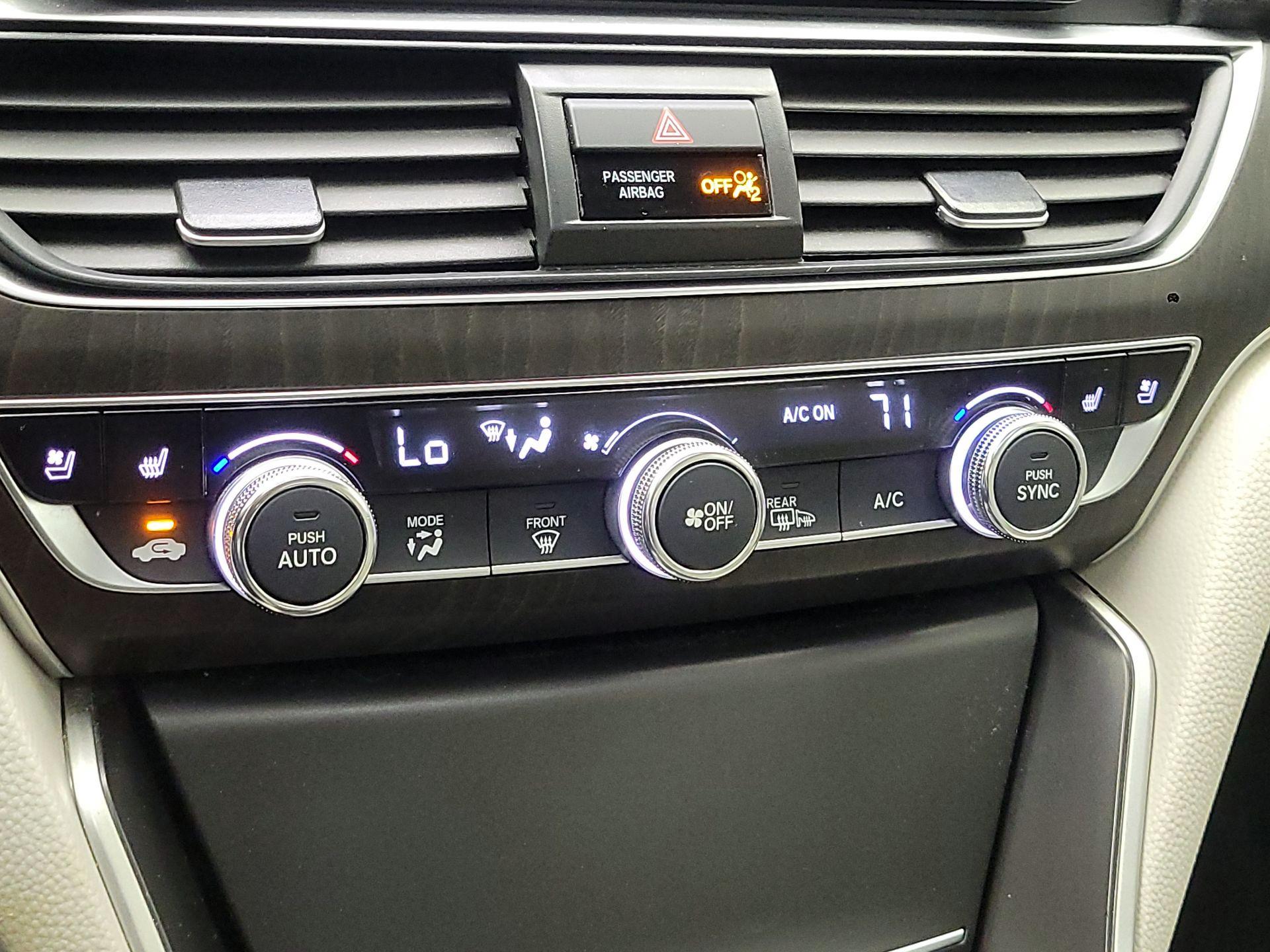 Thumbnail: 2018 Honda Accord - 17